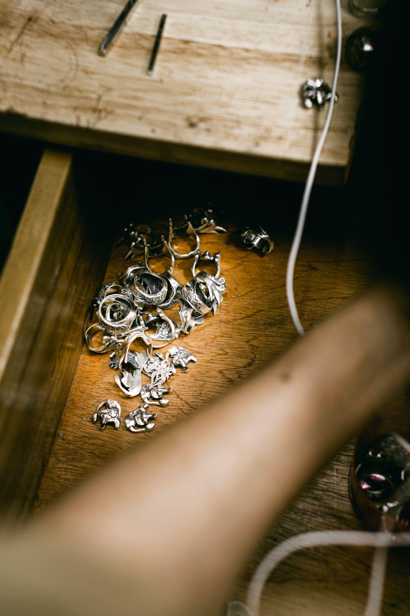 trang suc Helios anh 2