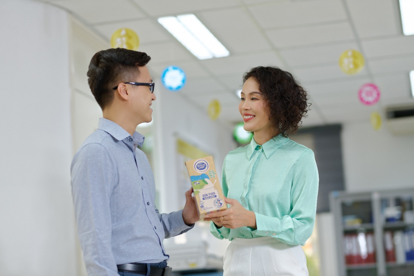 Co Gai Ha Lan,  FrieslandCampina Viet Nam anh 4