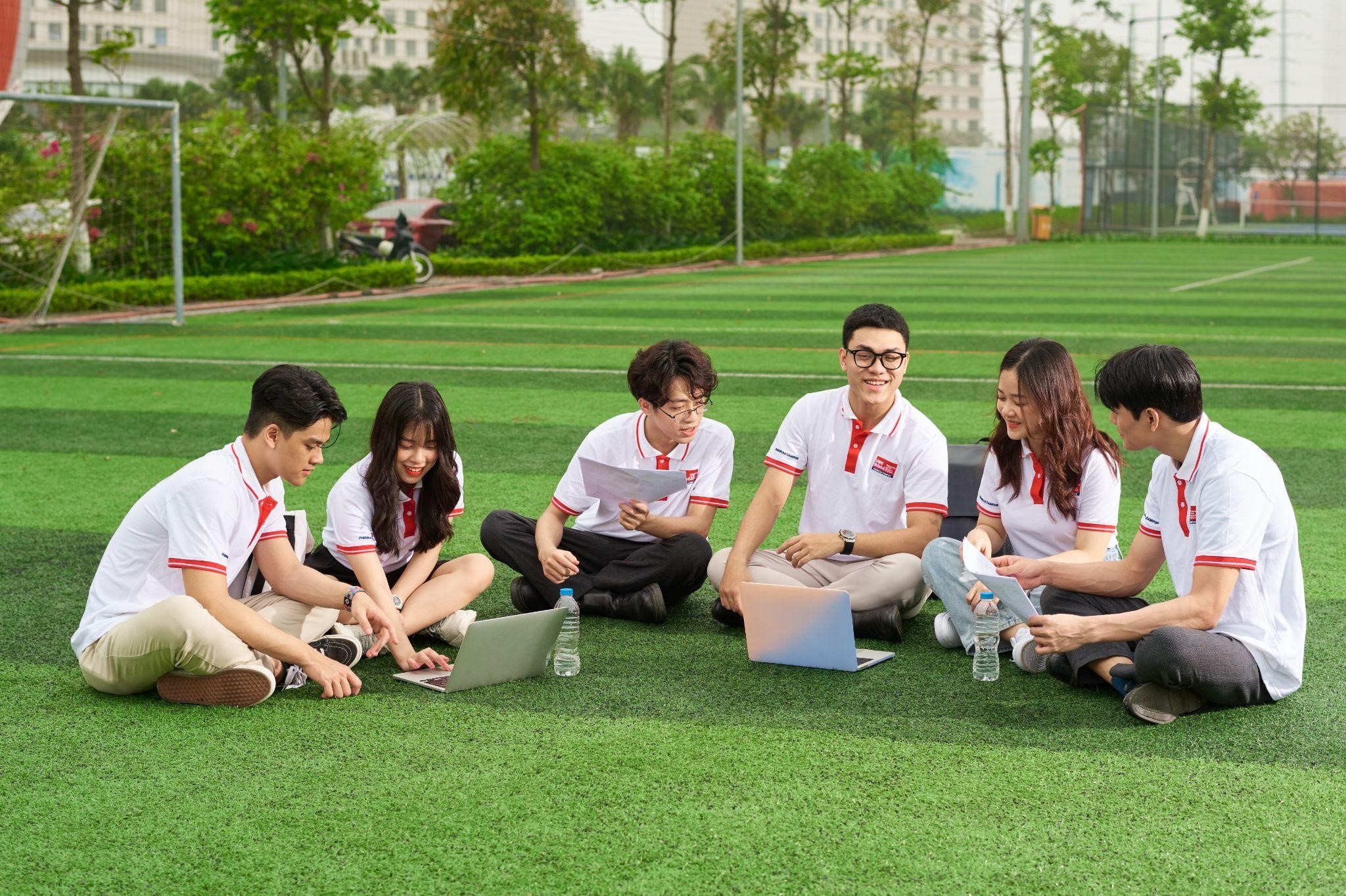 UWE Bristol Phenikaa anh 2