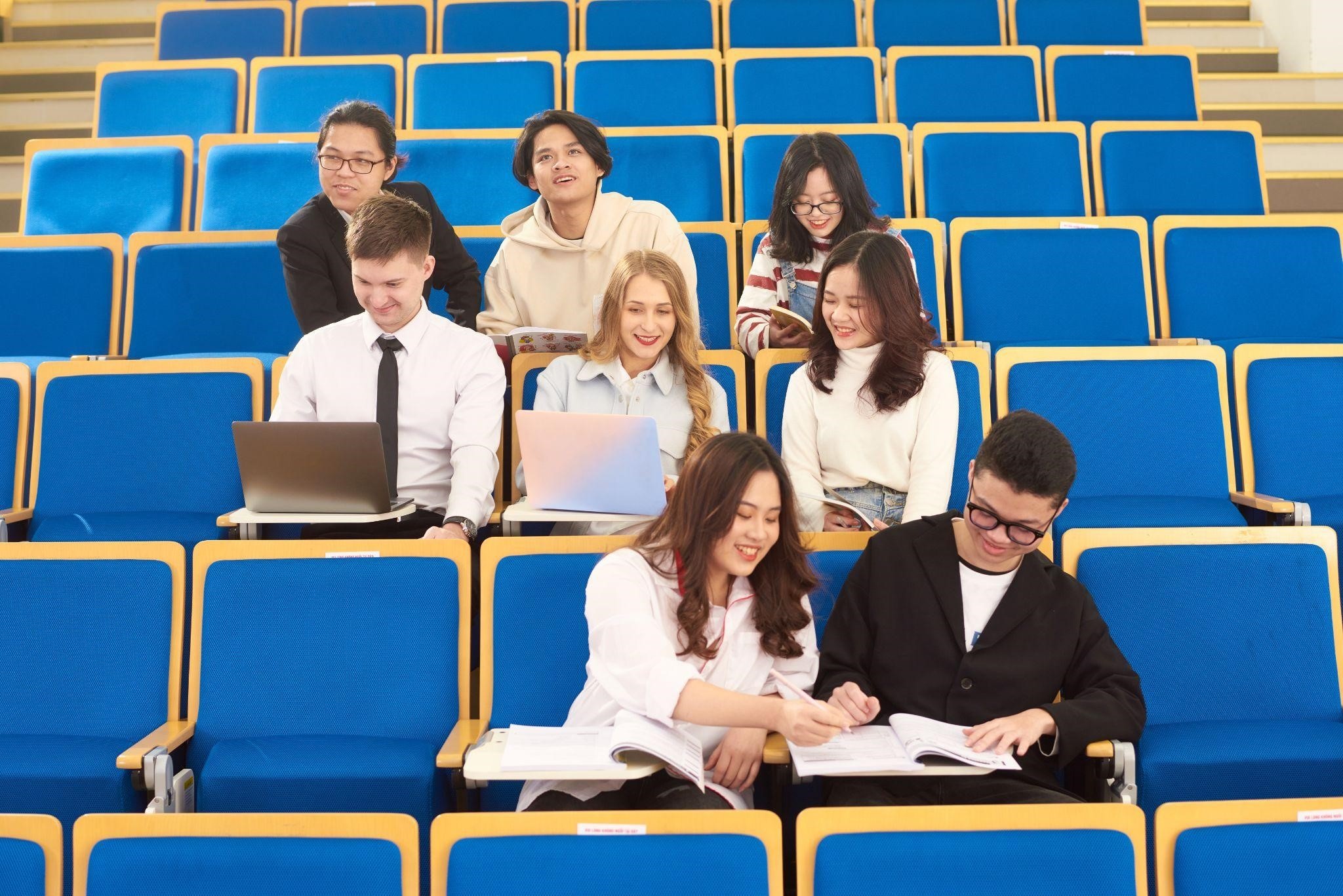 UWE Bristol Phenikaa anh 5