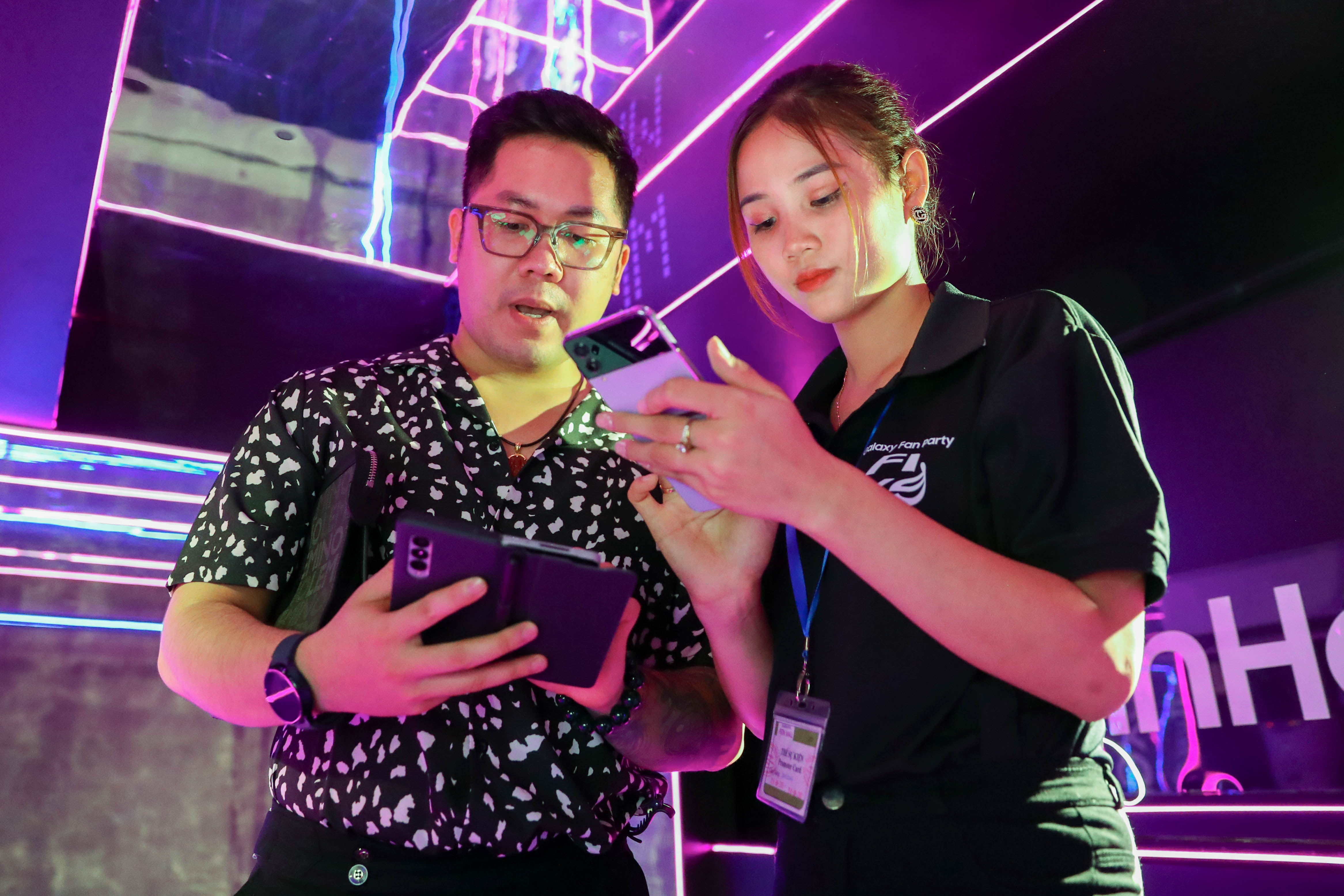 Samsung Galaxy Z anh 9