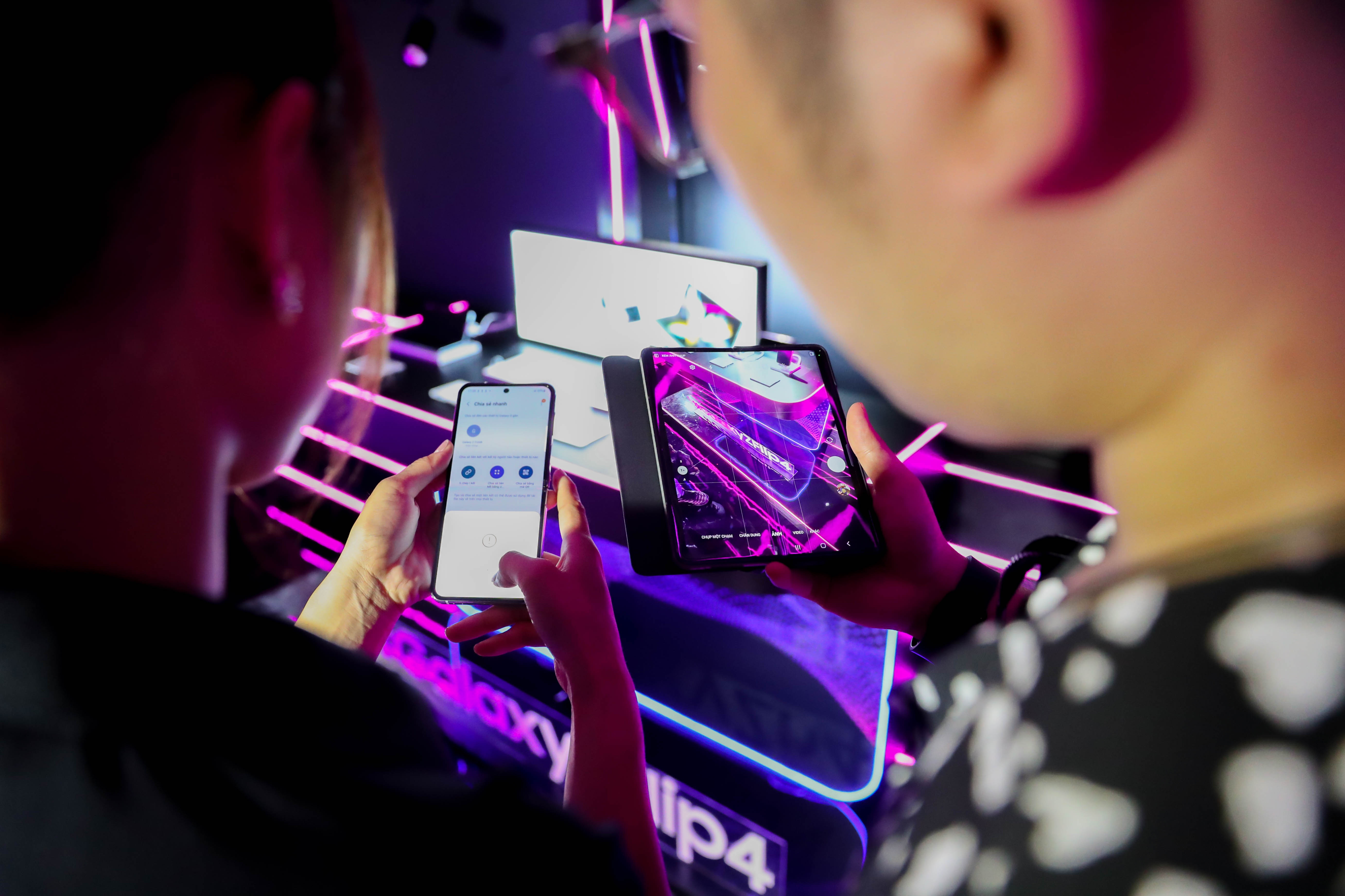 Samsung Galaxy Z anh 10