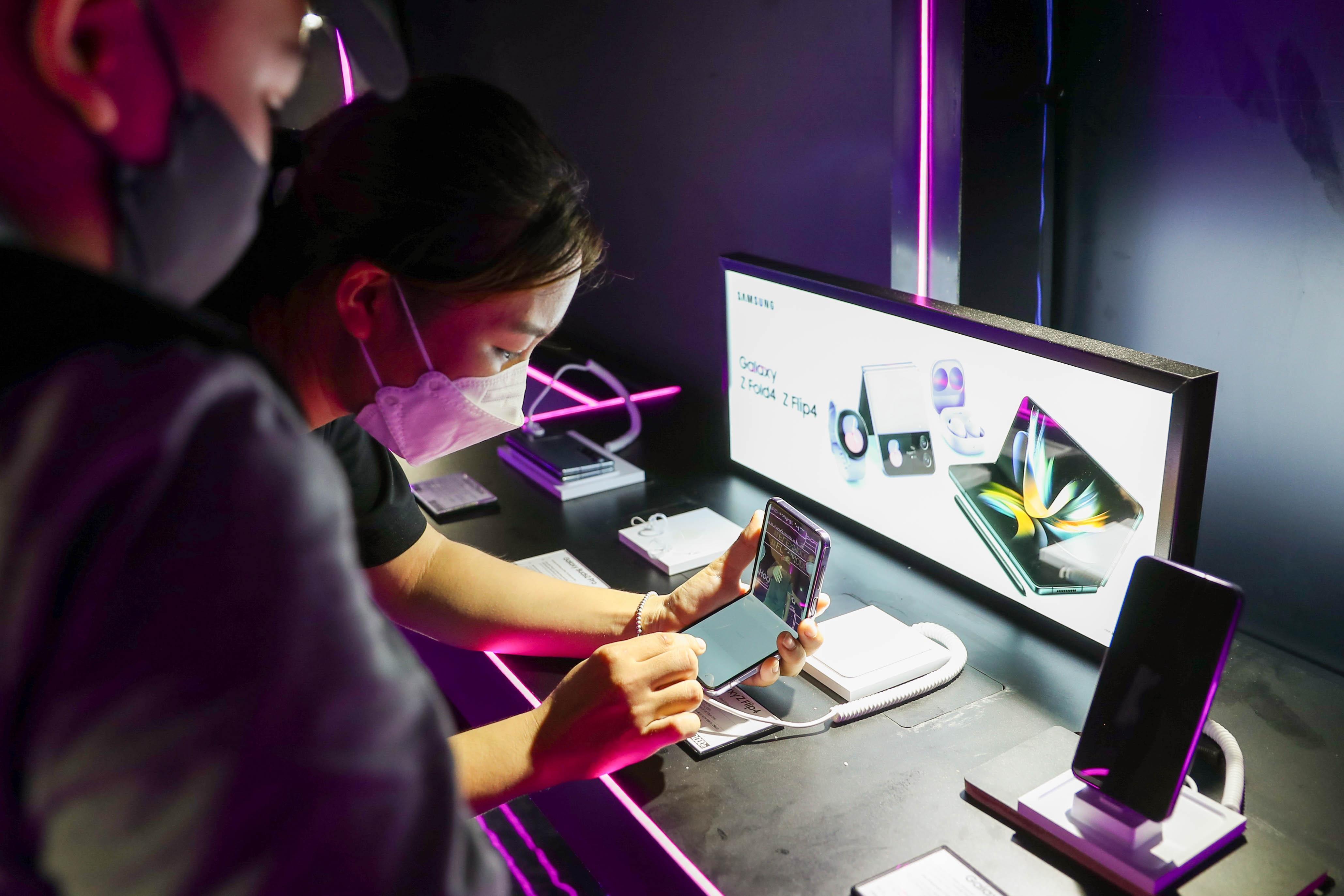 Samsung Galaxy Z anh 3