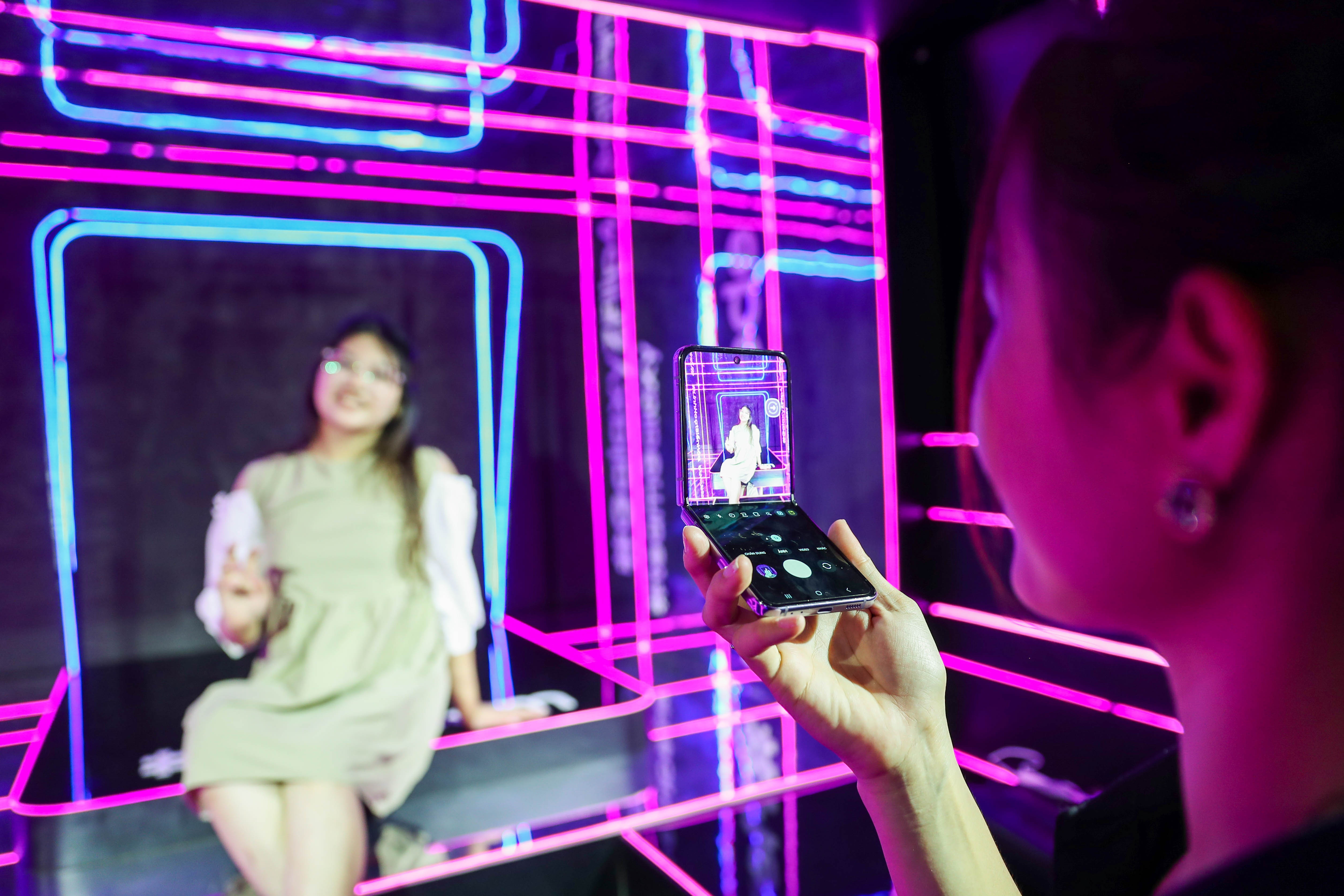 Samsung Galaxy Z anh 8