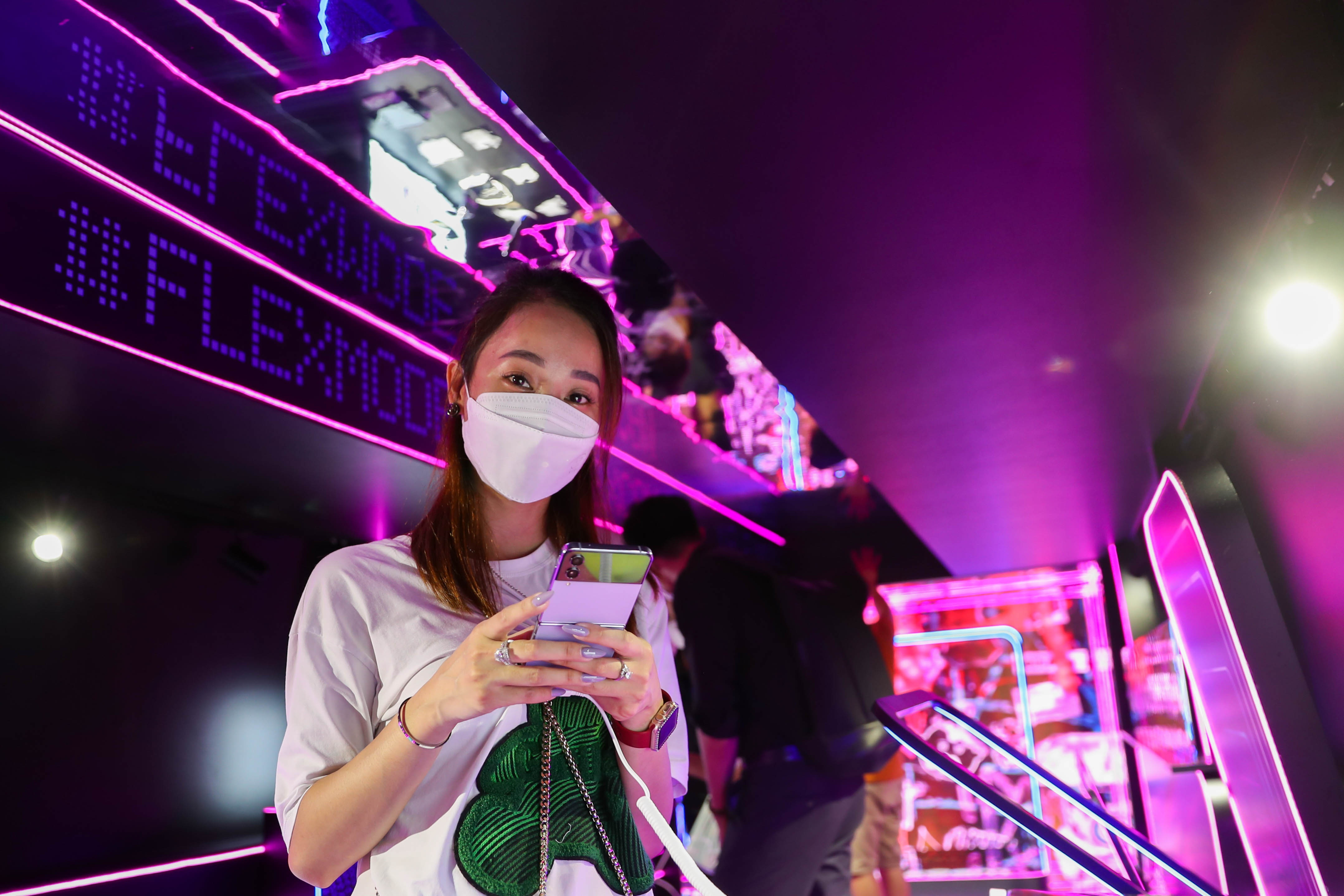 Samsung Galaxy Z anh 6