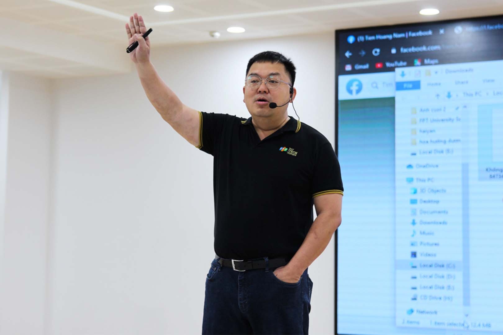 Vo Hoang Yen,  Le Duong Bao Lam anh 3