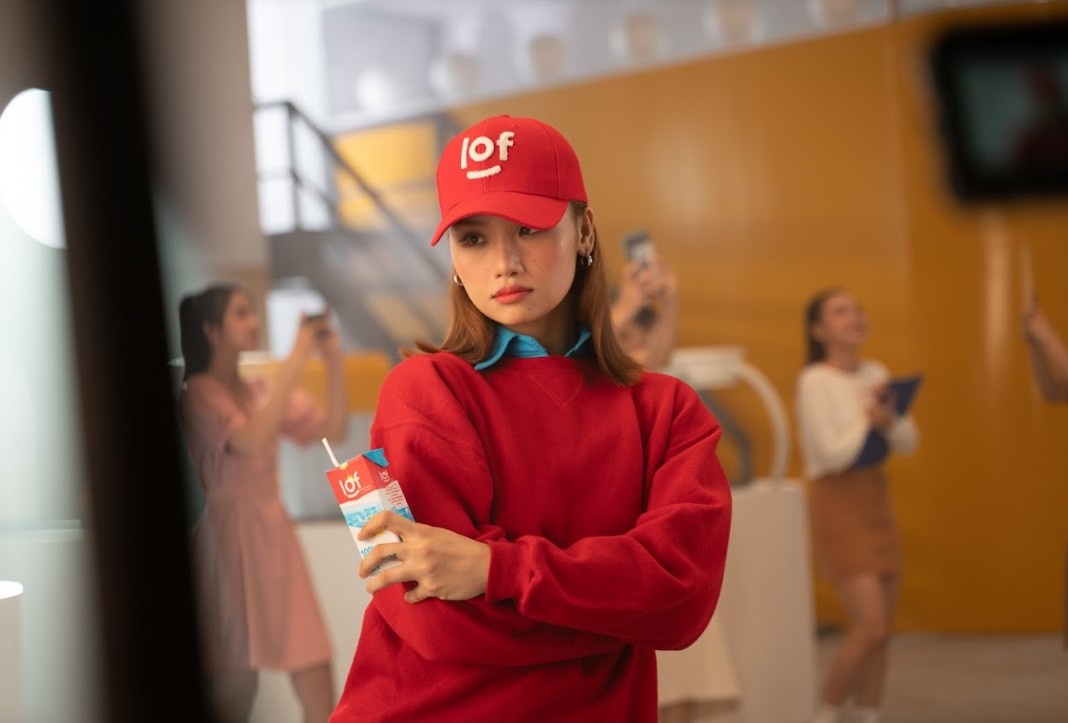 Miu Le cung Yuno Bigboi di bat 'virus gia tran' trong MV moi hinh anh