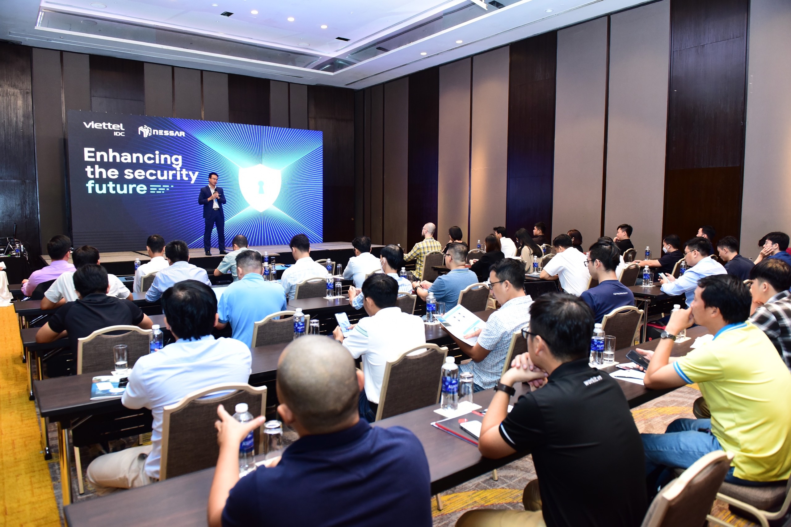 Bao mat,  dam may anh 1