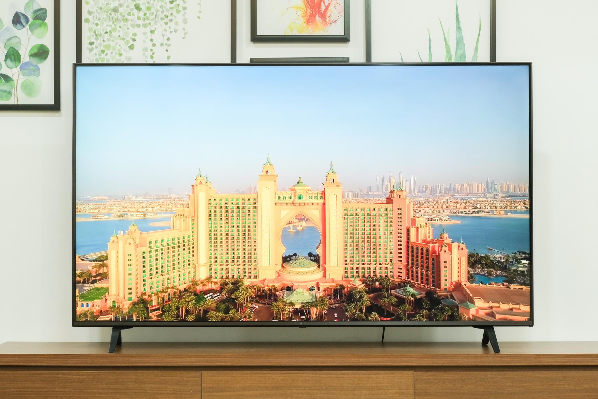 TV LG UHD 2022 - tro thu da nang cho ngoi nha cua ban hinh anh