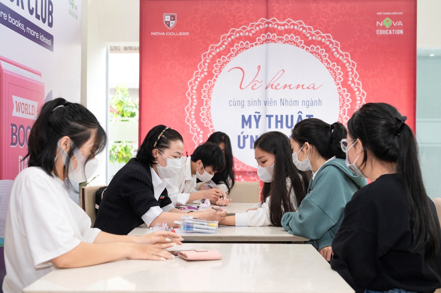 tan sinh vien Nova College anh 2