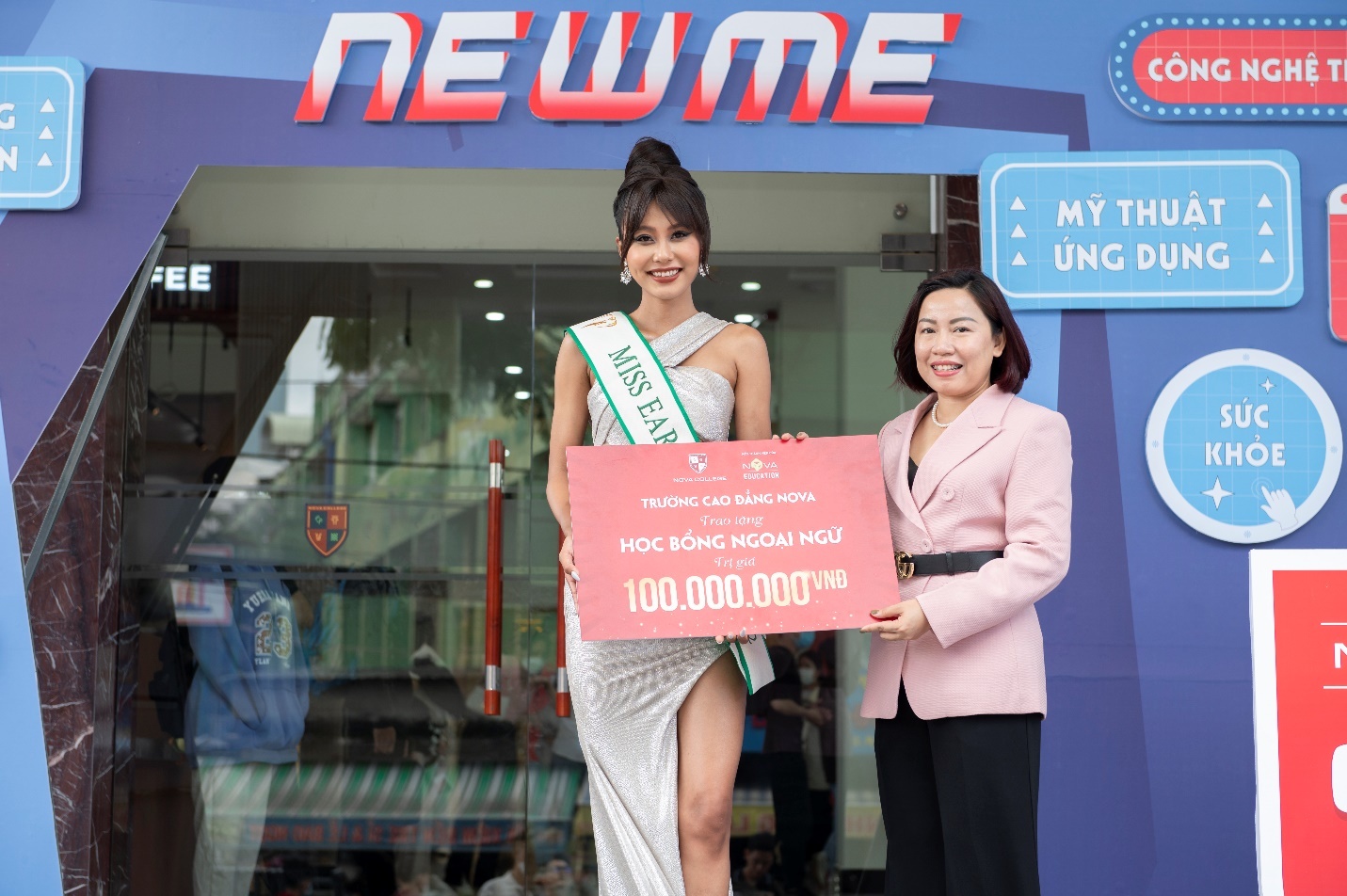 tan sinh vien Nova College anh 8