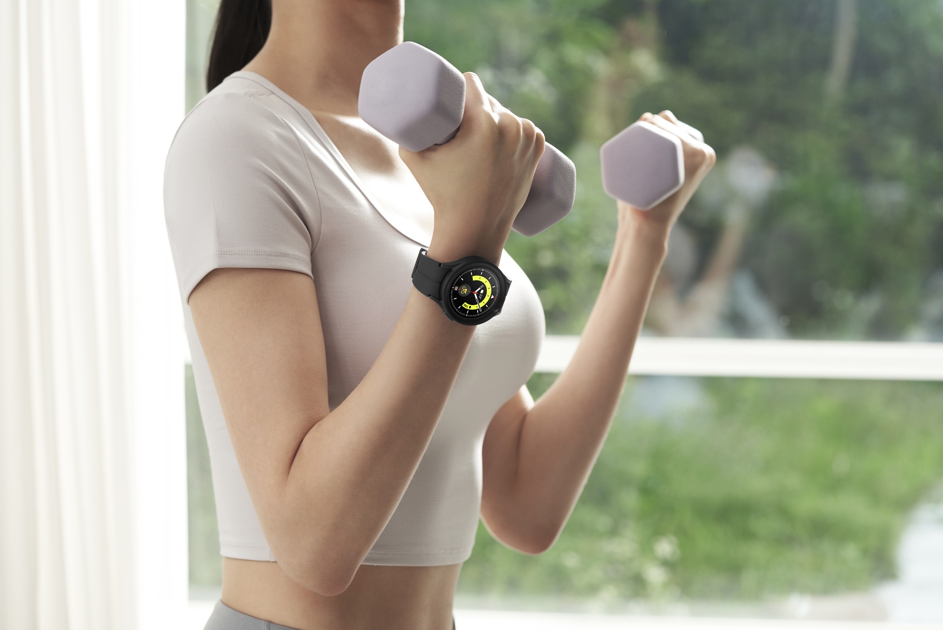 PT tren co tay va cach nguoi dung Galaxy mang phong tap di bat cu dau hinh anh