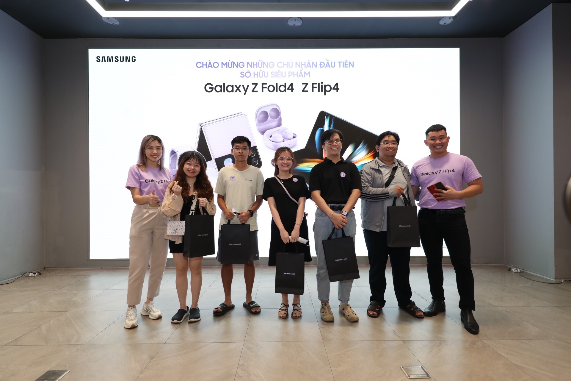 Z Flip4 gia bao nhieu,  gia Z Fold4 anh 10