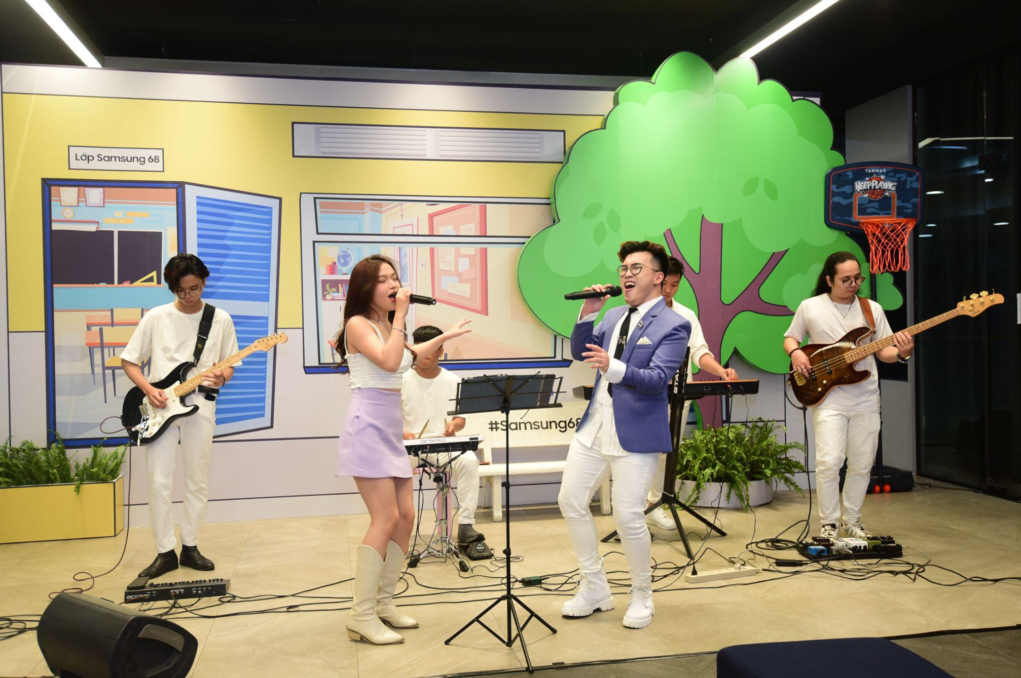 Z Flip4 gia bao nhieu,  gia Z Fold4 anh 3