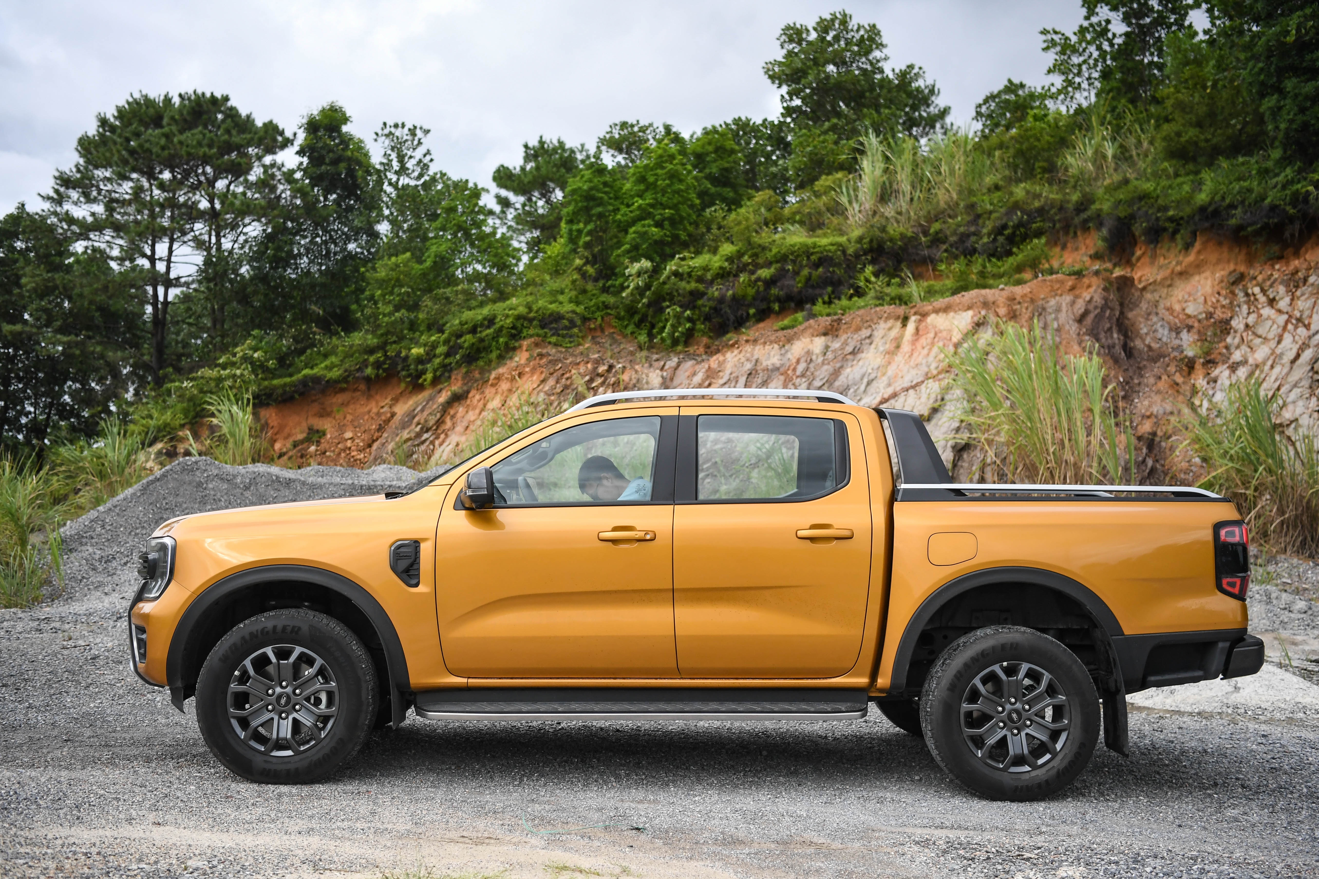 Ford Ranger 2022 ra mat anh 8