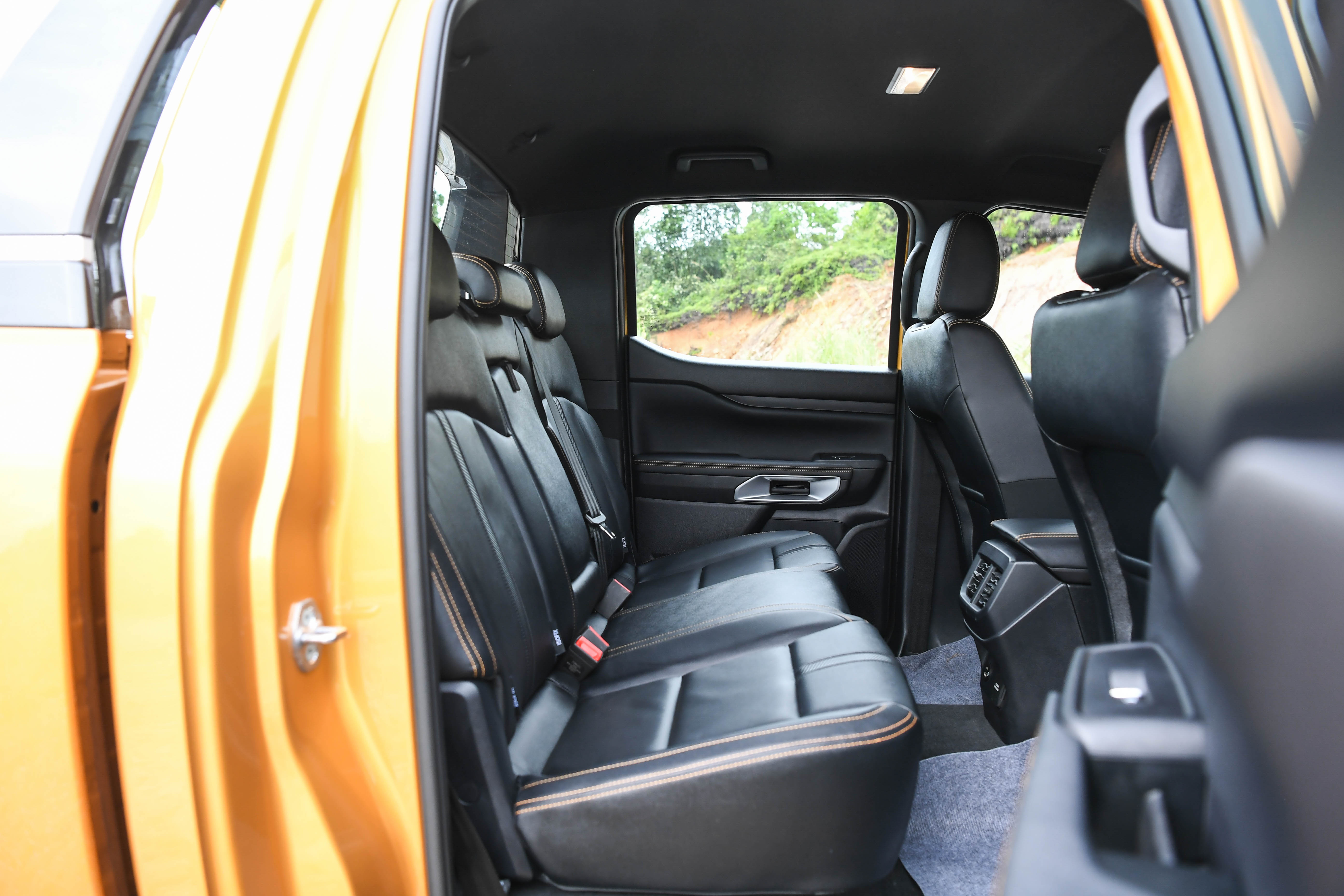 Ford Ranger 2022 ra mat anh 16