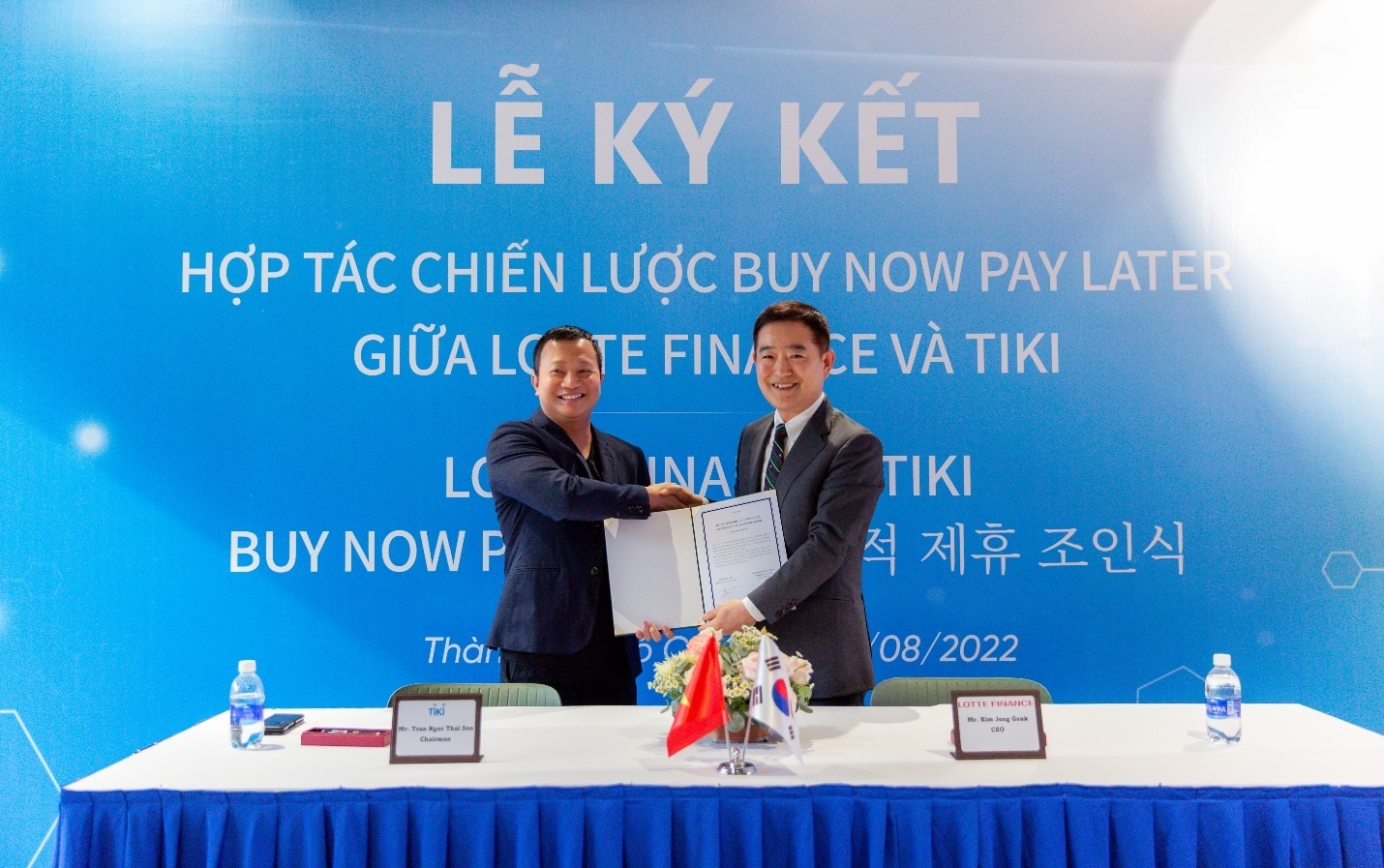 Lotte Finance bat tay Tiki ra mat dich vu mua truoc tra sau hinh anh