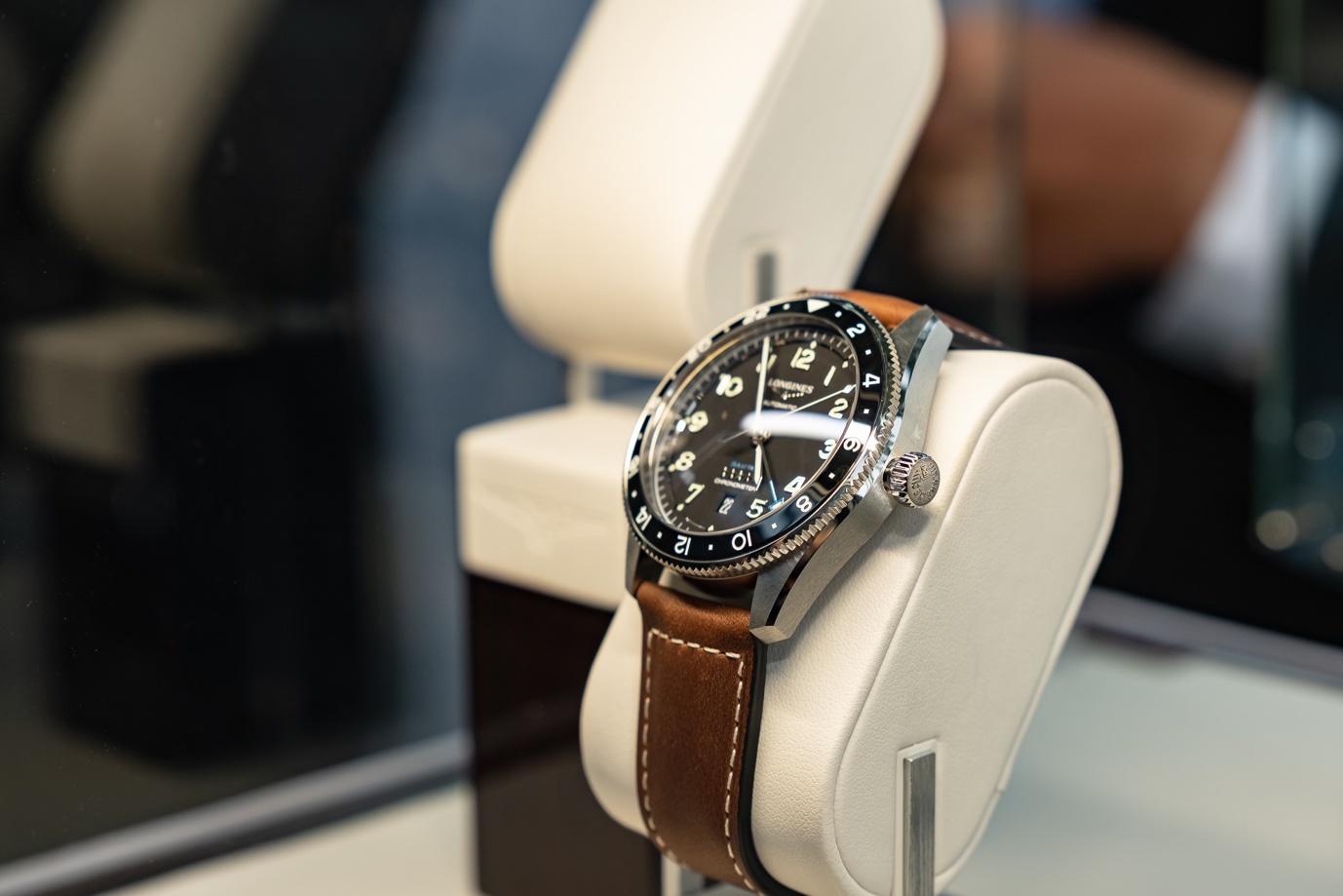 Tai hien thap nien 30 o tiec ra mat dong ho Longines Spirit Zulu Time hinh anh