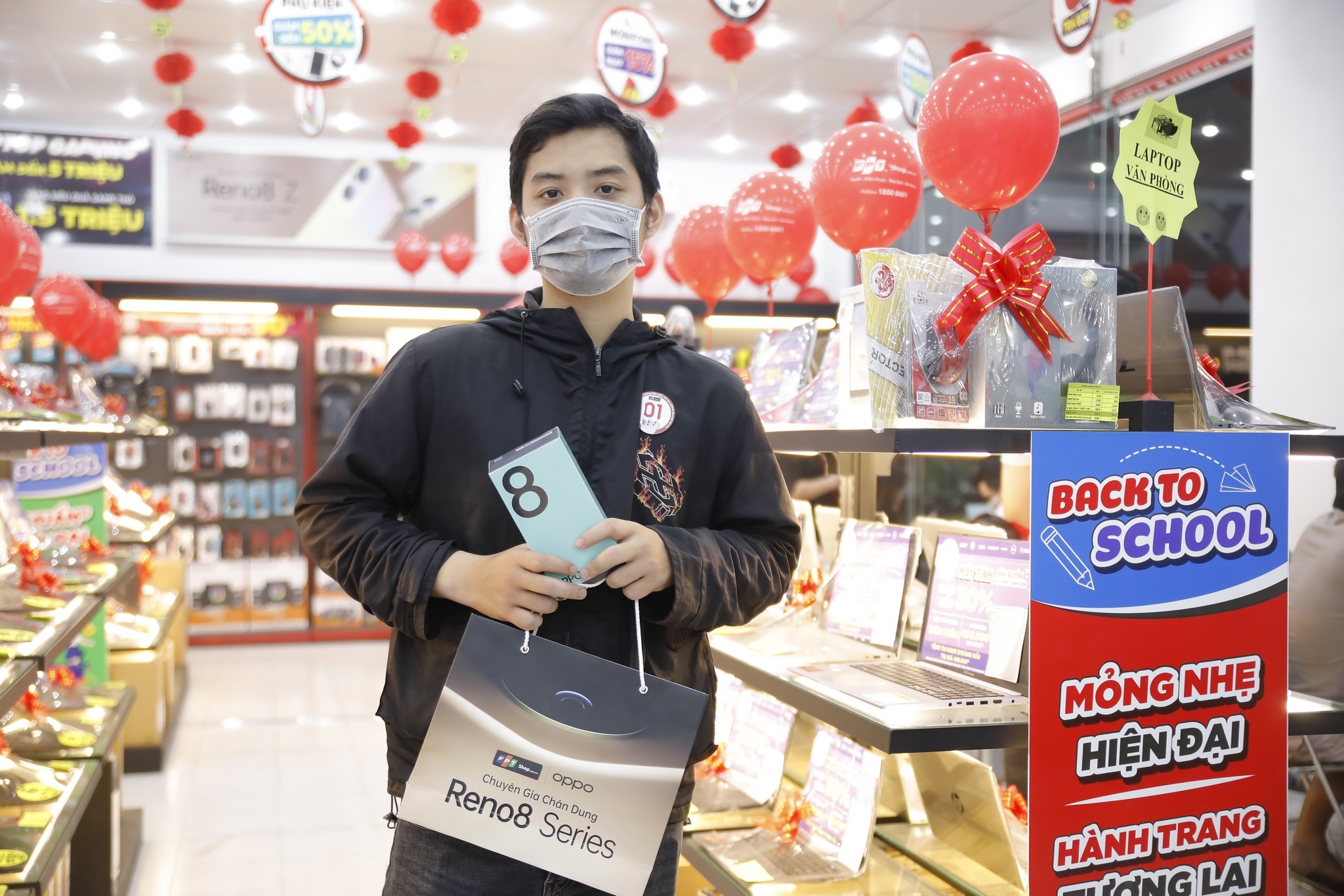 Khuyen mai FPT Shop anh 3