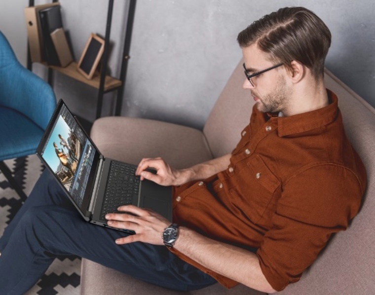 ‘Chien binh’ da phong cach Acer Gaming Aspire 7 hinh anh