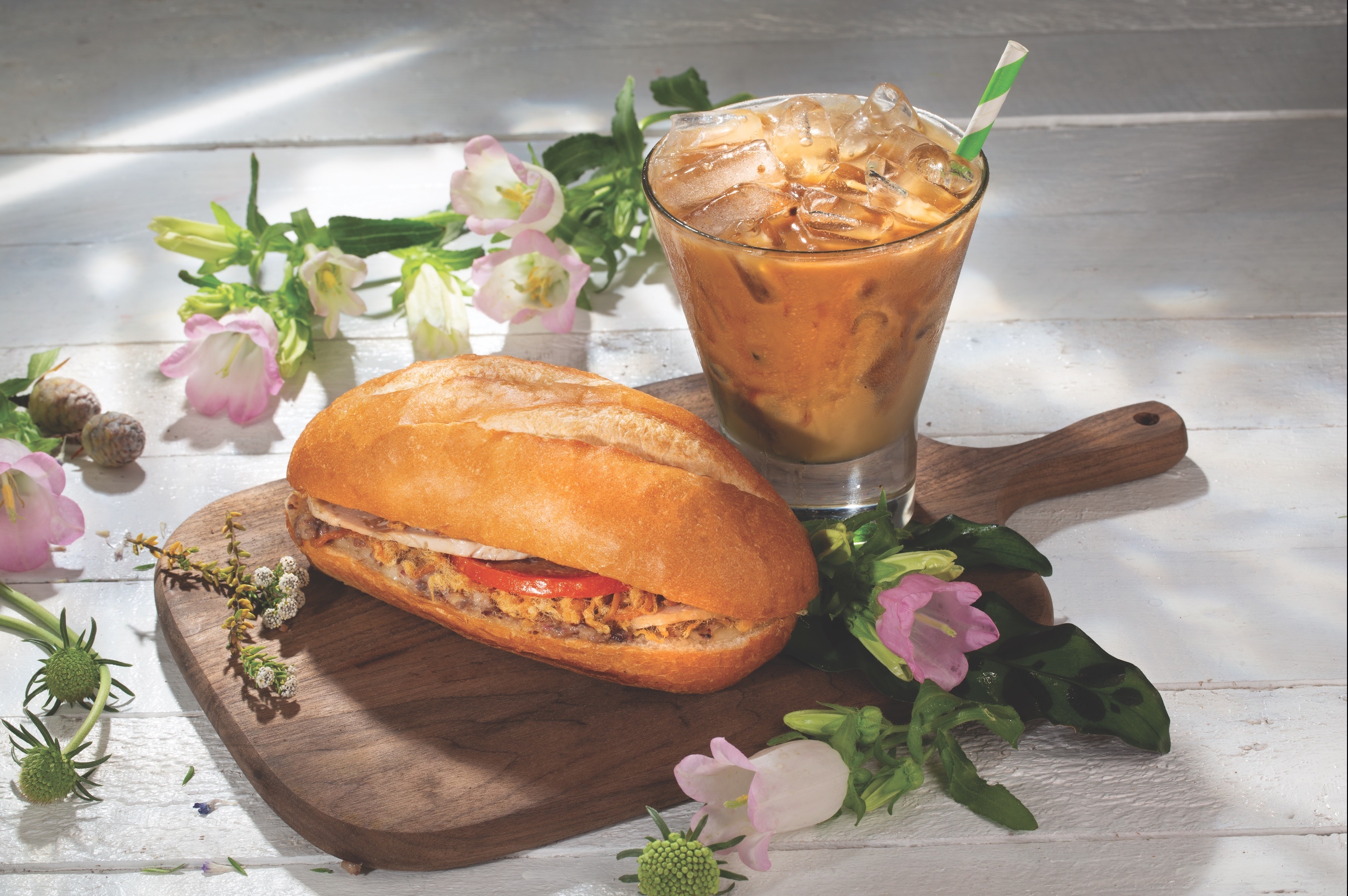 Thuc don cac mon an nong tuoi ngon cua Vietjet hinh anh