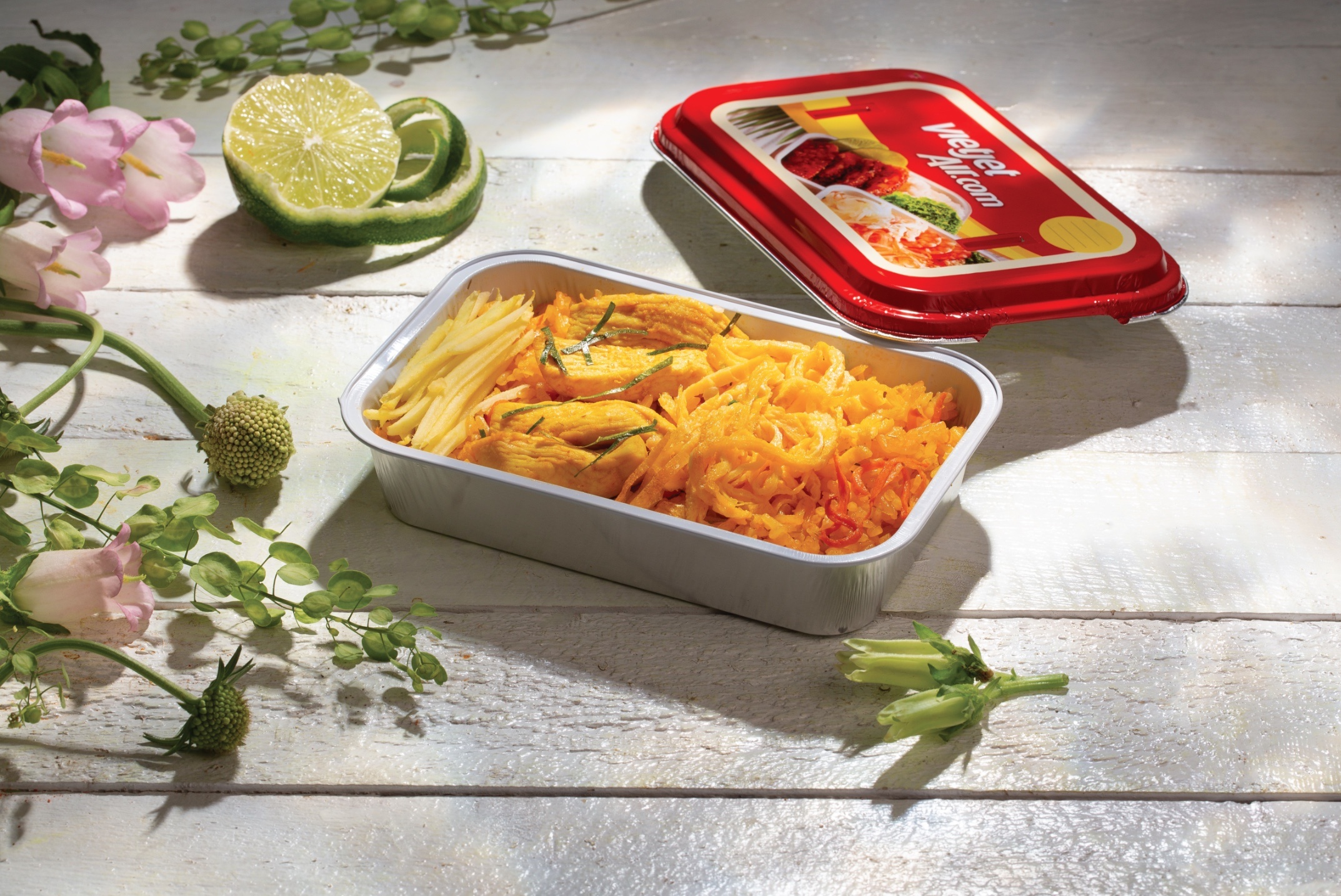 Menu do an Vietjet anh 5