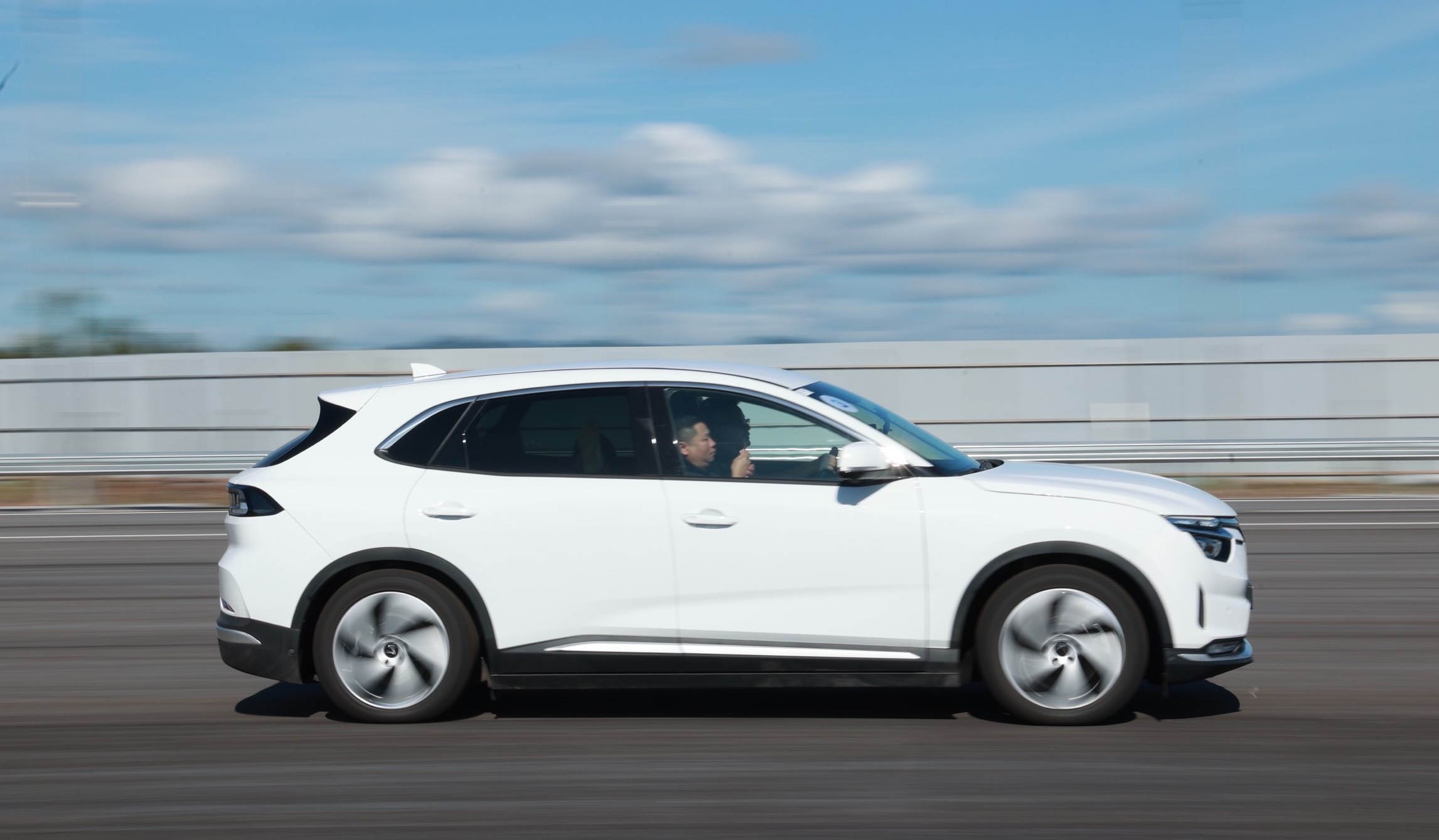 Dat mua VinFast VF 8 anh 5