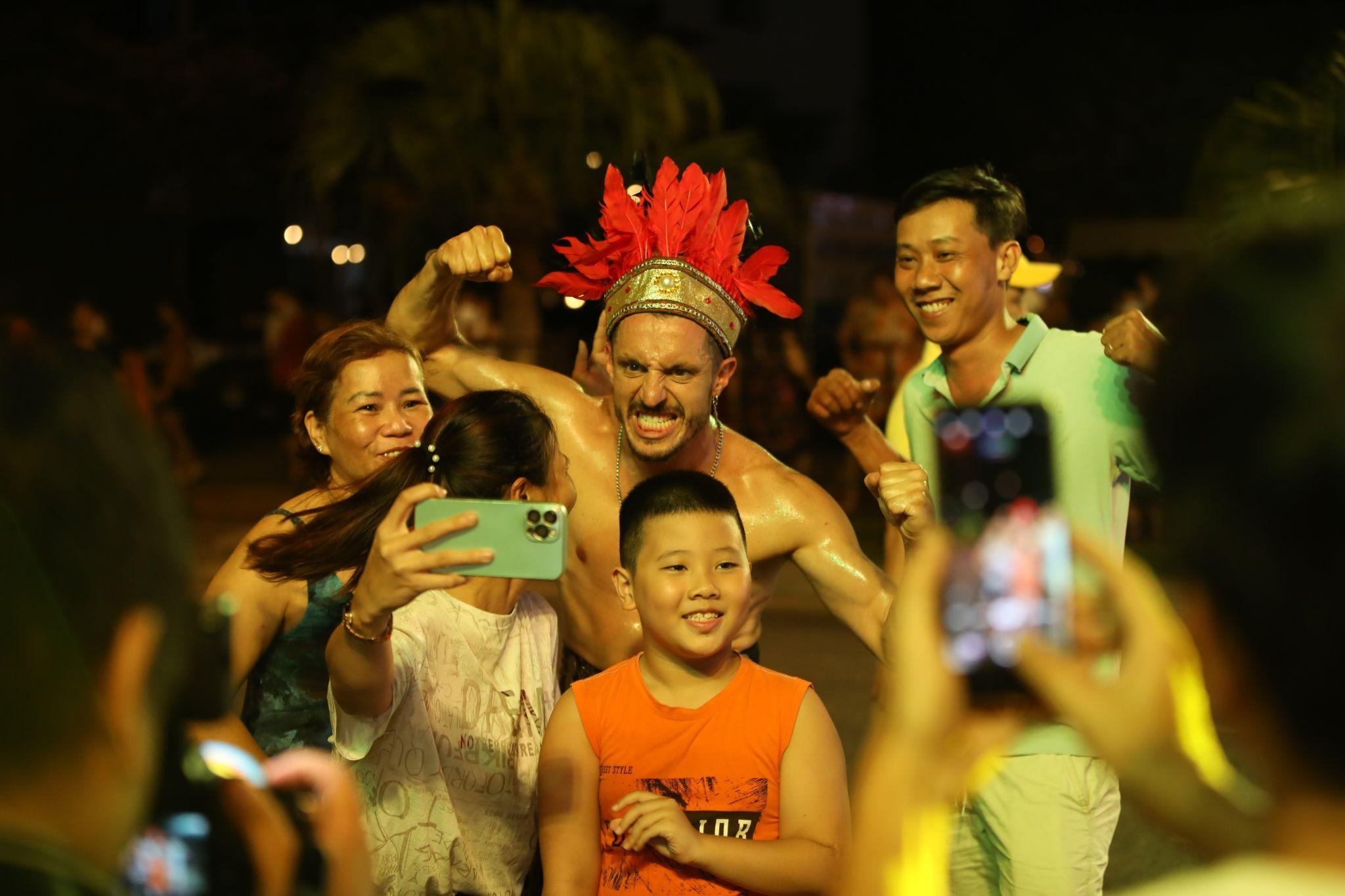 Mua he khong ngu tai Da Nang hinh anh