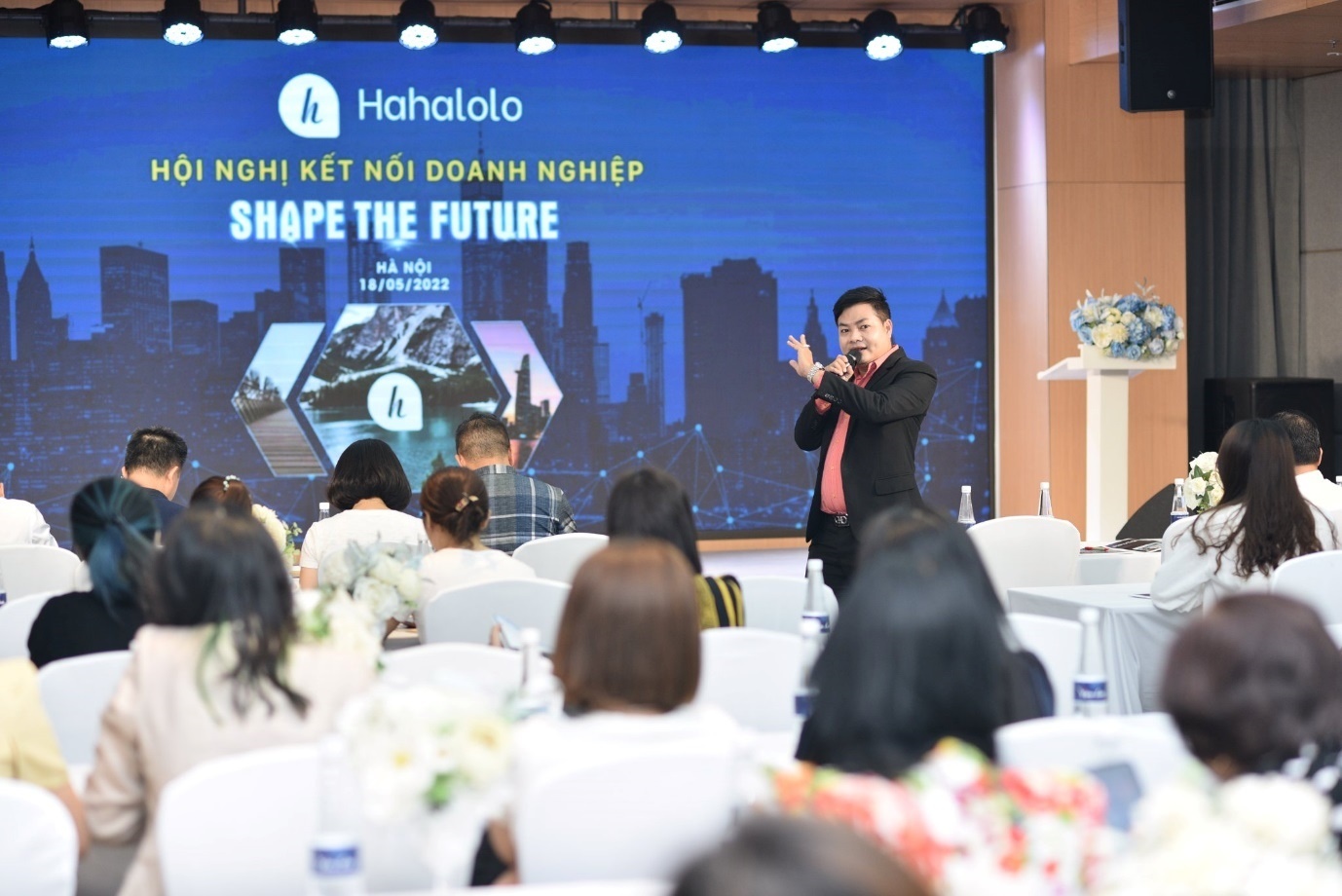 Hahalolo duoc truyen thong quoc te quan tam hinh anh