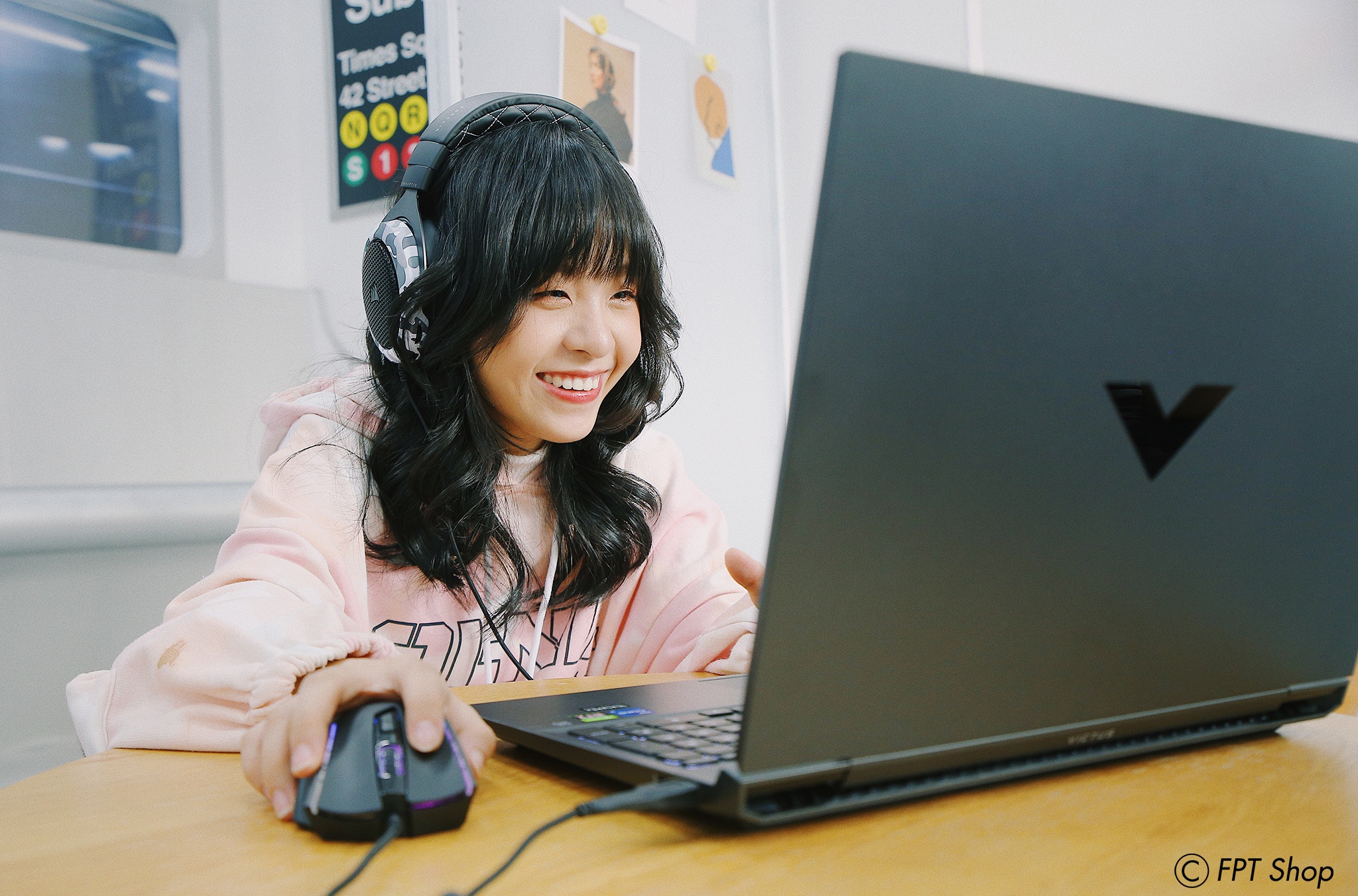 FPT Shop,  laptop gaming anh 1