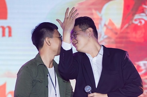 Cau chuyen tinh yeu dong gioi xuc dong cua cong dong Thien Nu 2 hinh anh