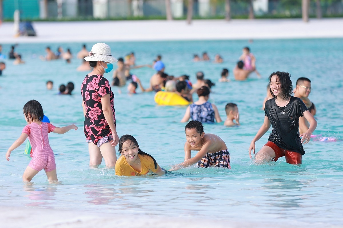 Lap team kham pha 'bien trong long Ha Noi' dip Quoc khanh hinh anh