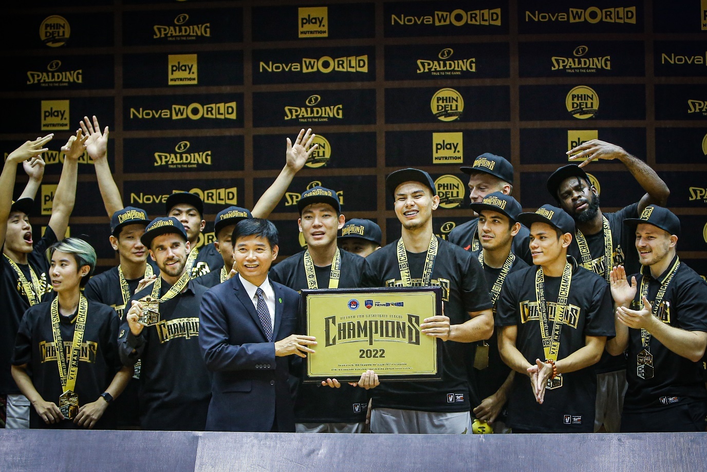 Hanoi Buffaloes anh 3