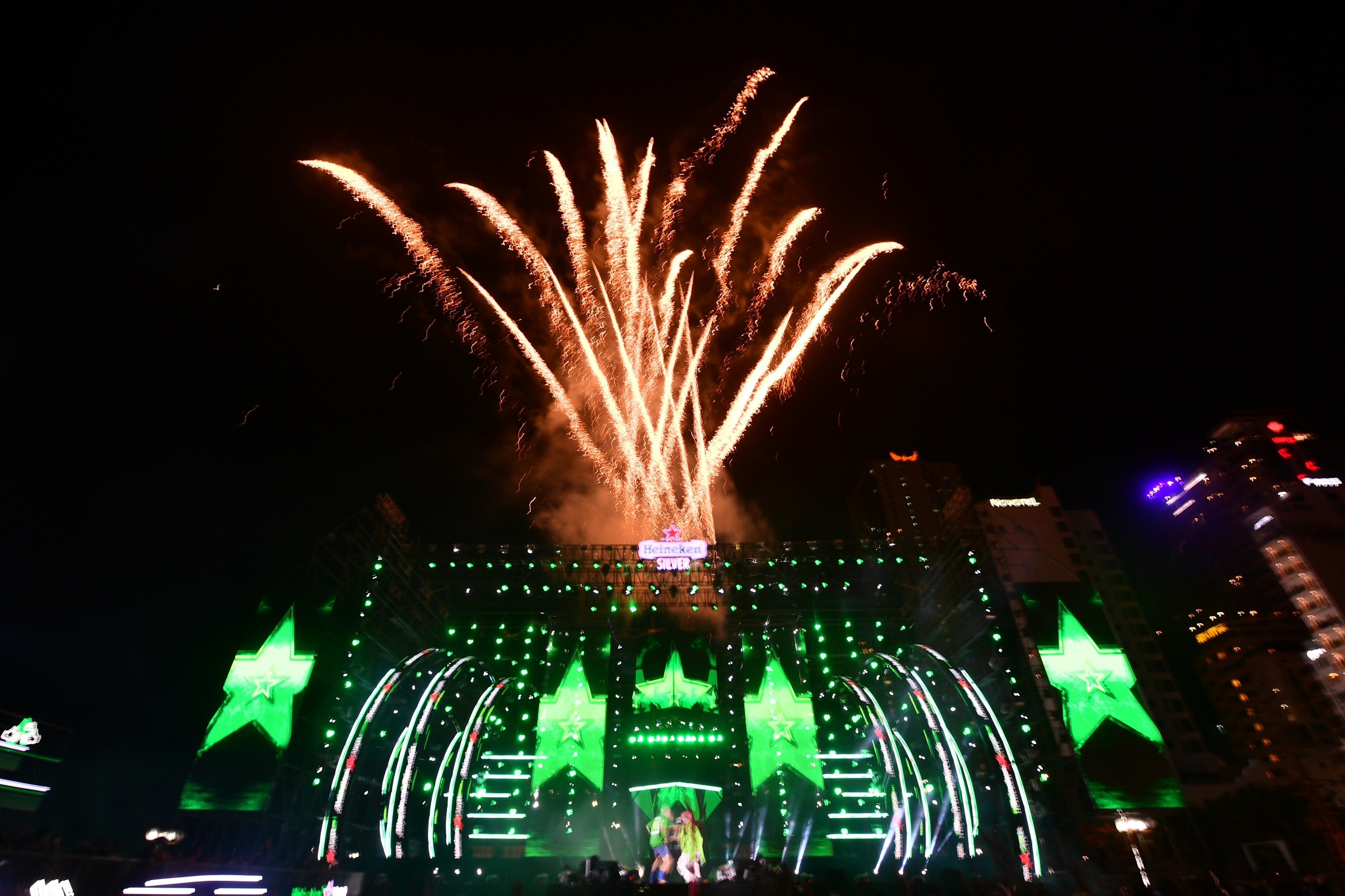 Gen Z quay 'tiec tren khong' o Heineken Silver Music Party hinh anh