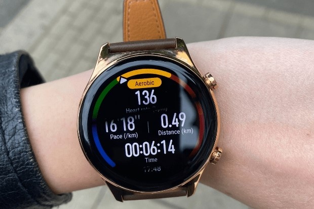 Honor Watch GS3 - smartwatch tam trung tich hop cam bien nhip tim PPG hinh anh