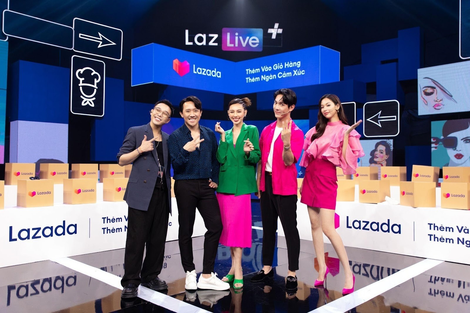 ‘LazLive+ Hop oi, mo ra’ - buoc tien moi trong livestream tren TMDT hinh anh