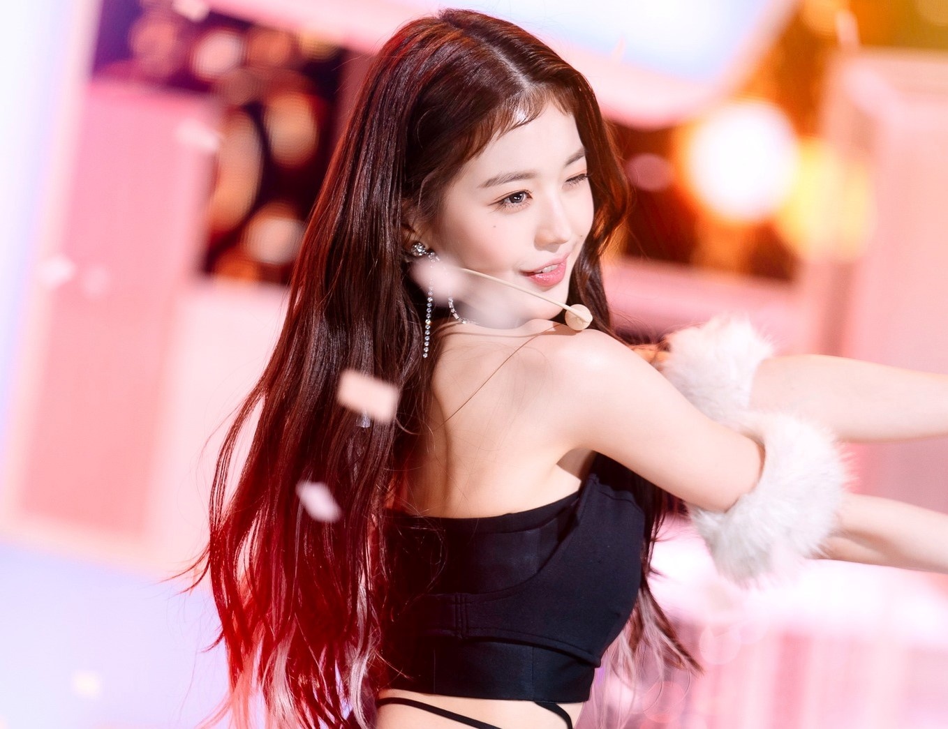 IVE tang album co chu ky cho fan Viet tren Zing MP3 hinh anh