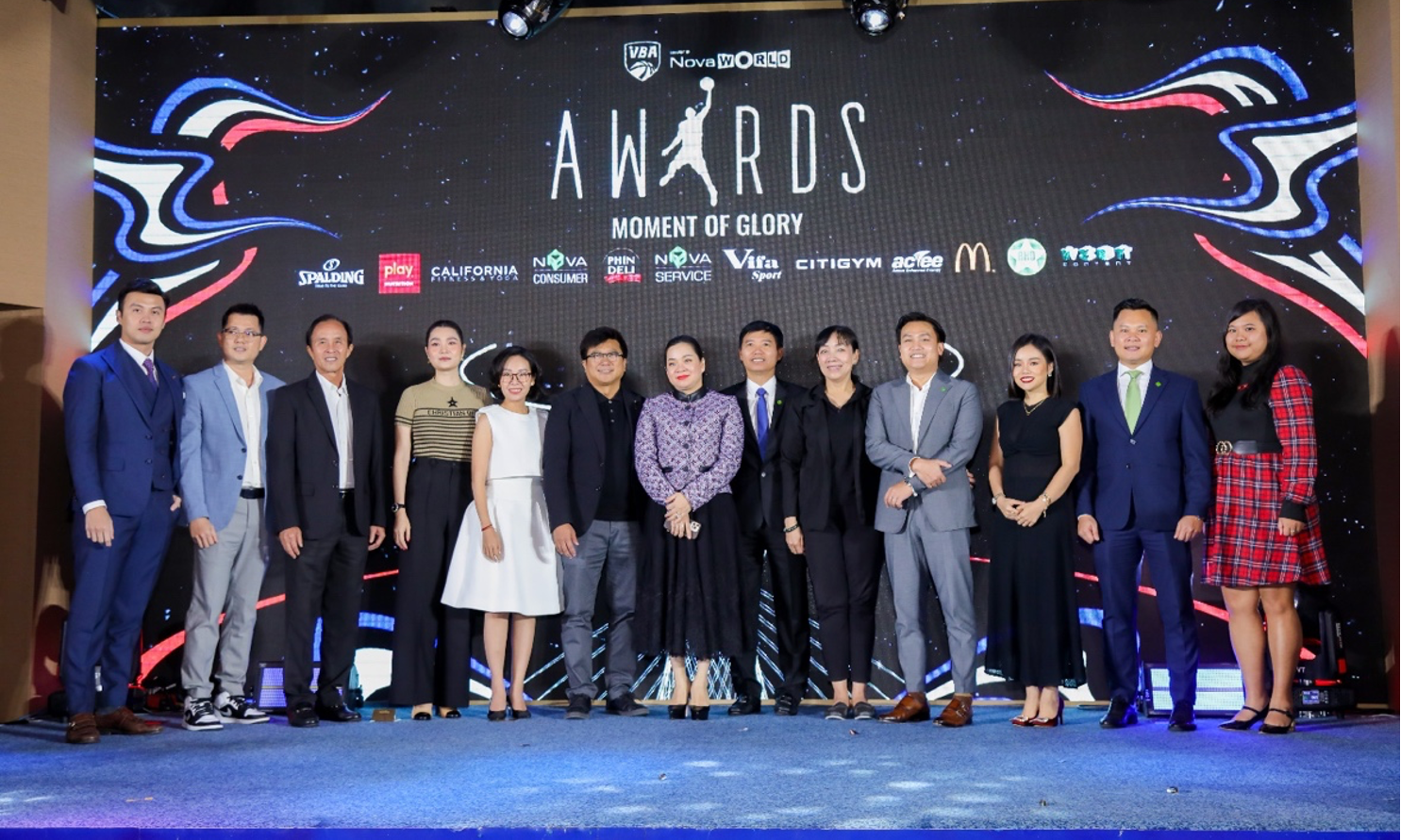 Le trao giai VBA anh 3