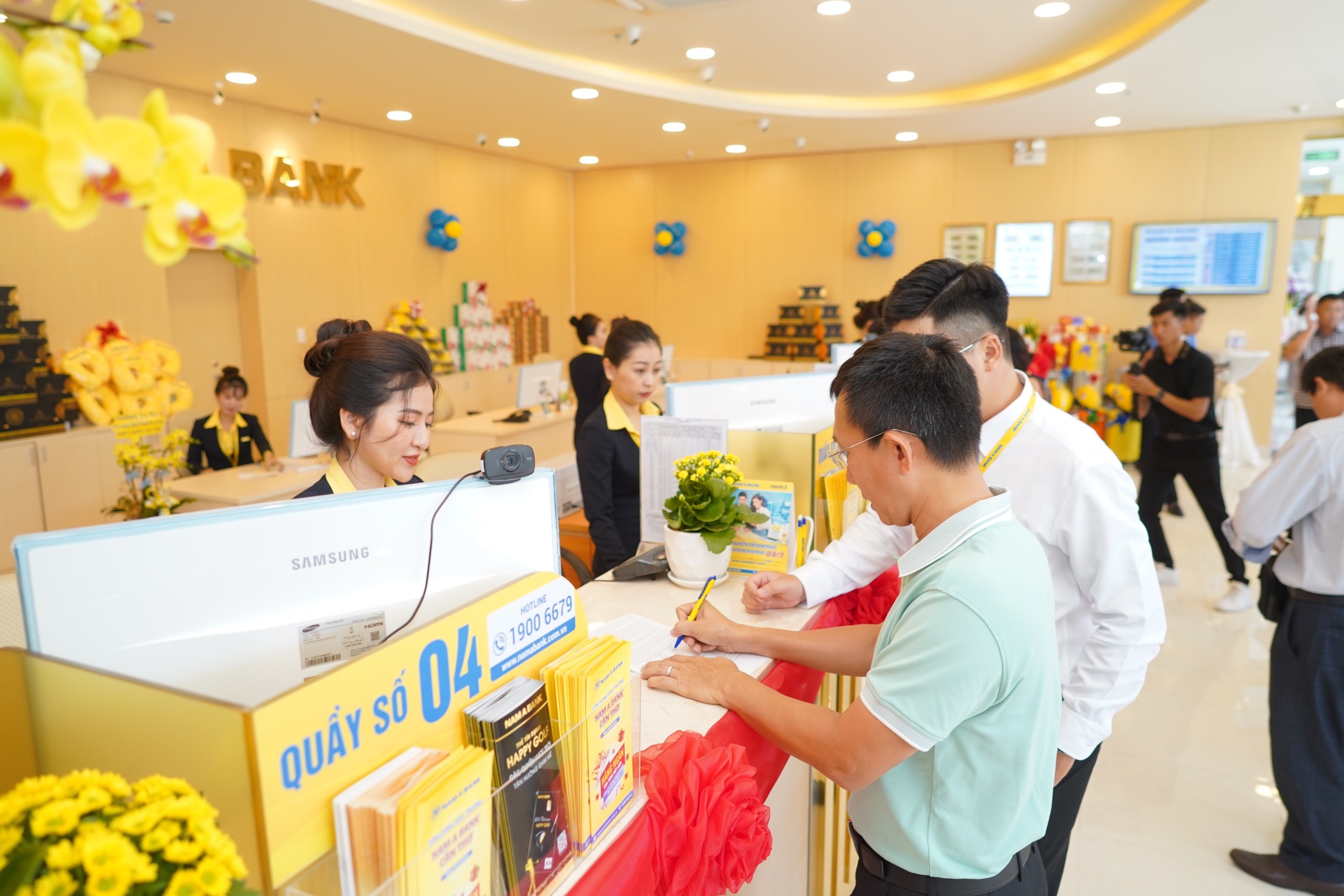 Nam A Bank Can Tho khai truong tru so moi - diem nhan khu vuc mien Tay hinh anh