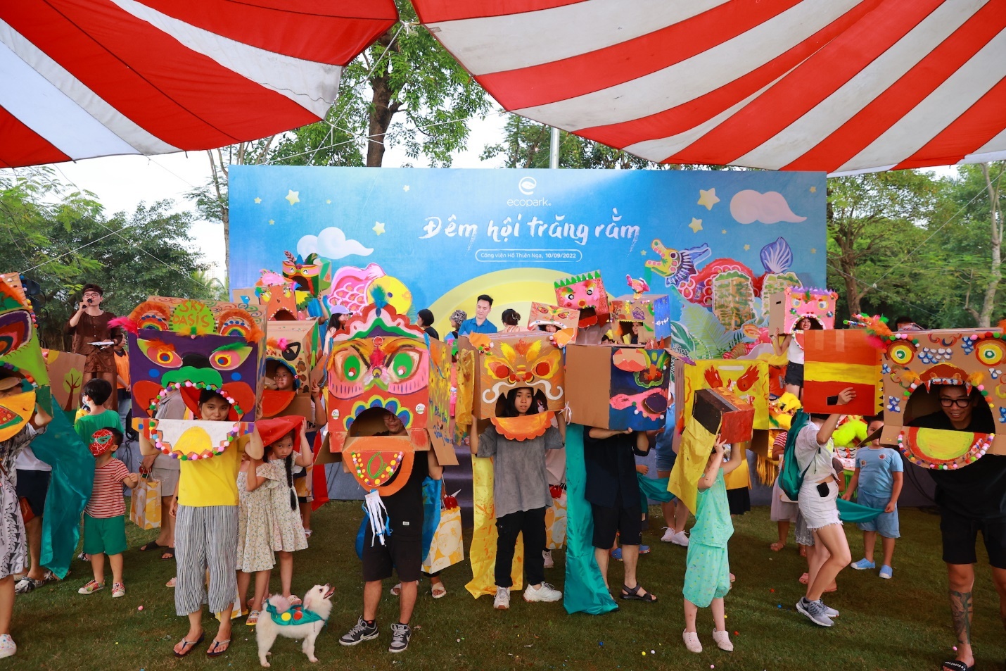 Trung thu ron rang tai khu do thi xanh Ecopark hinh anh