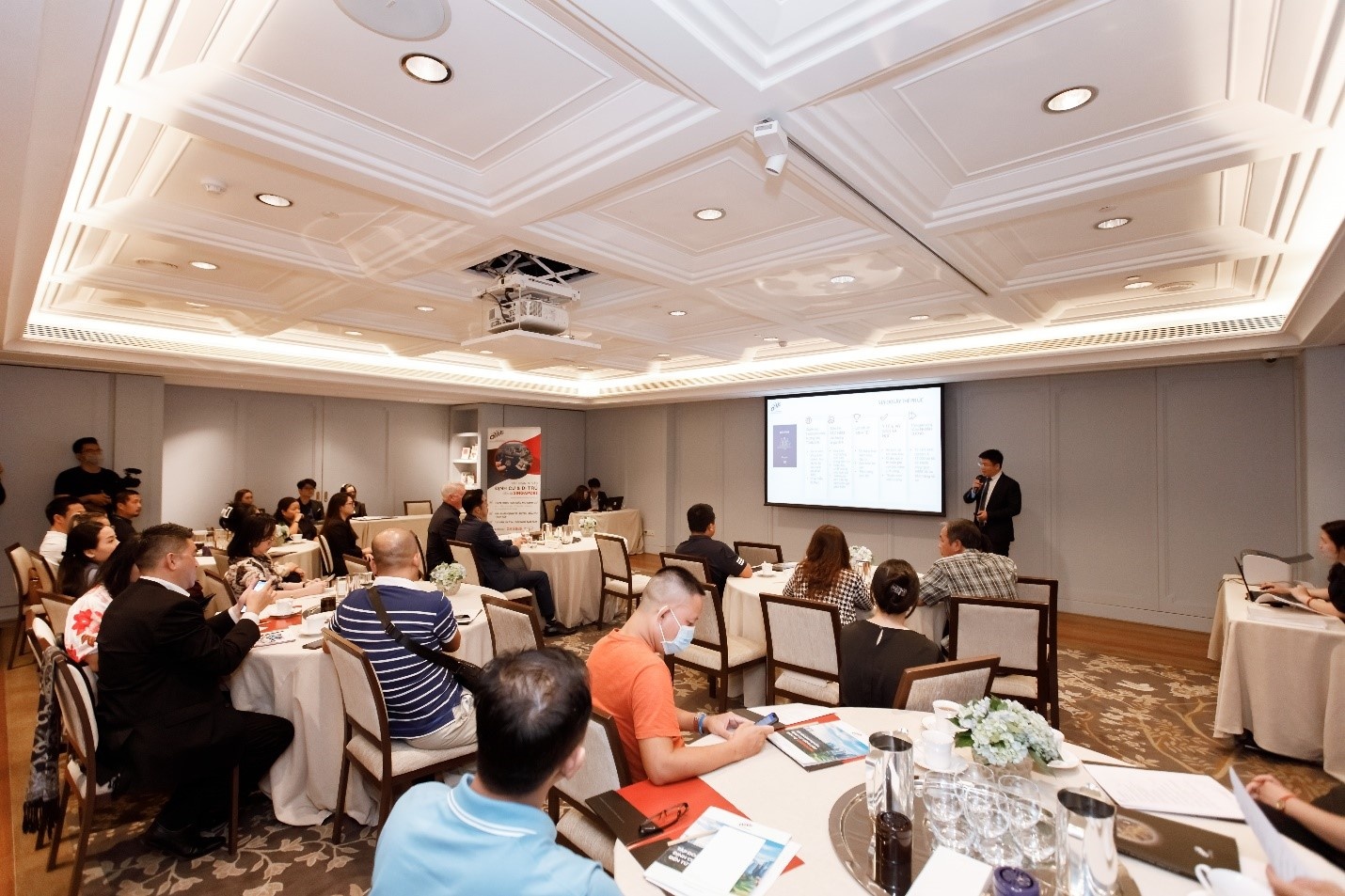 Dinh Cu Quoc Te UCA anh 1