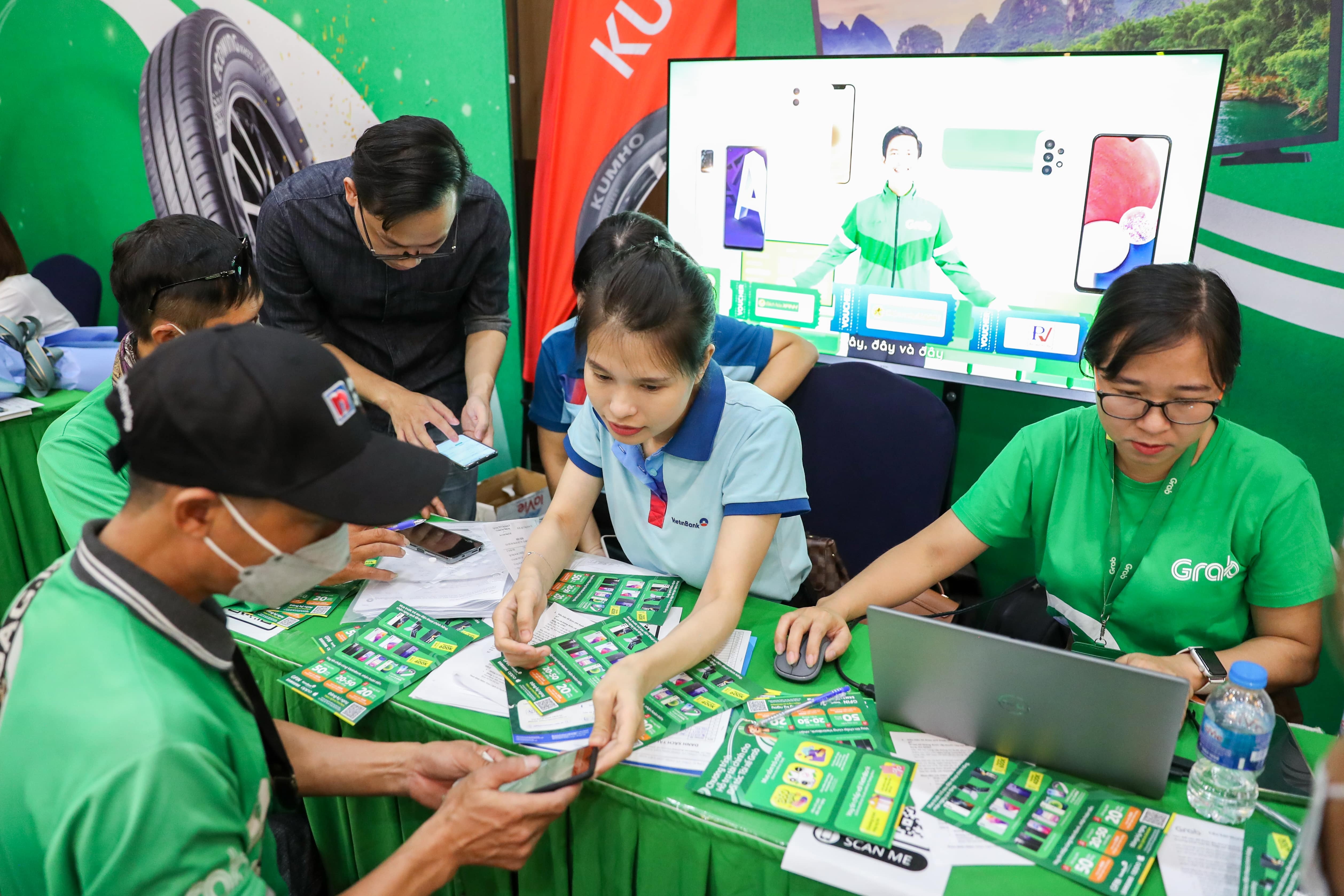 Grab tri an tai xe anh 4