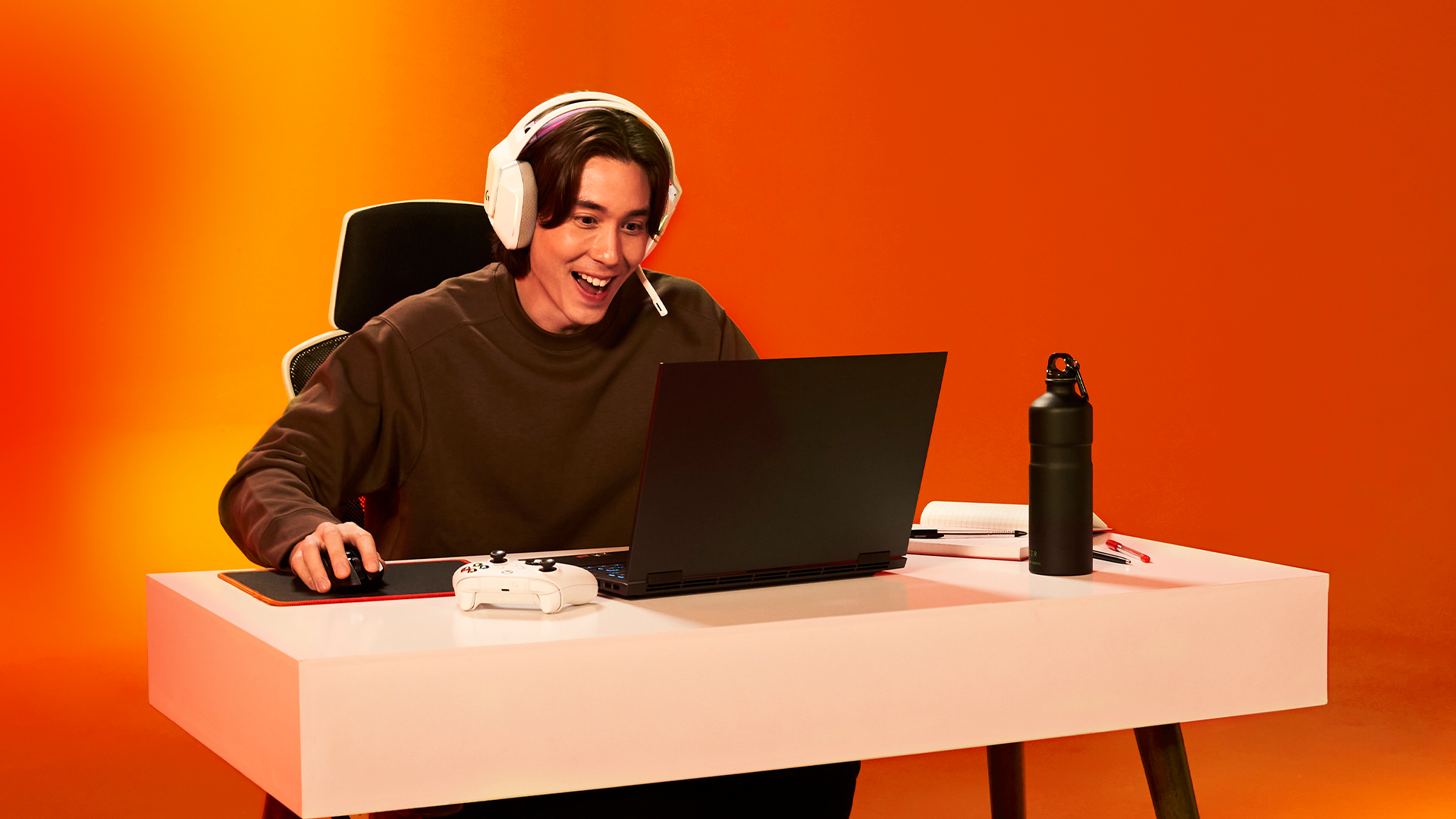 The gioi da sac mau trong laptop AMD Ryzen hinh anh