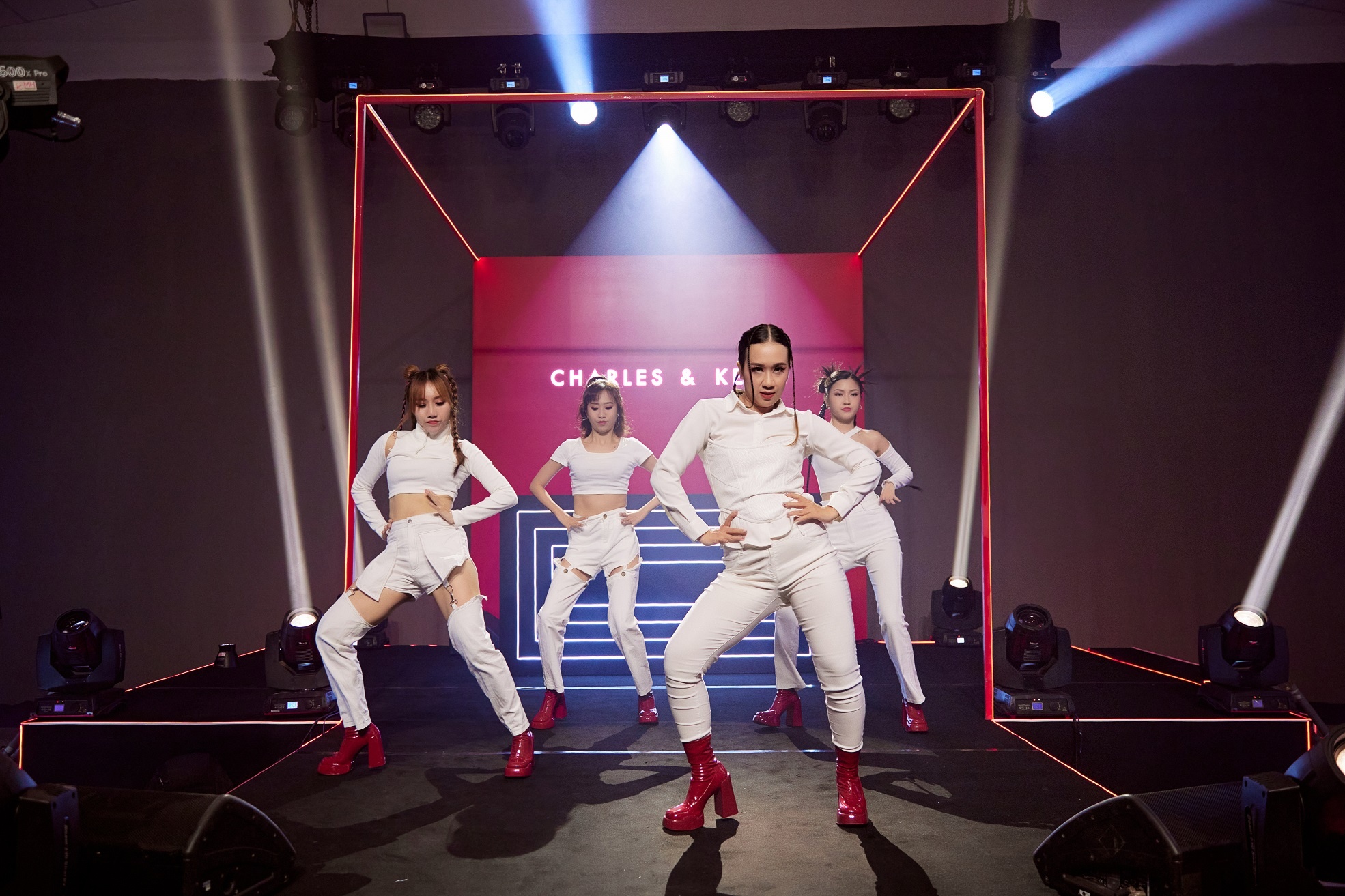 Charles & Keith anh 9