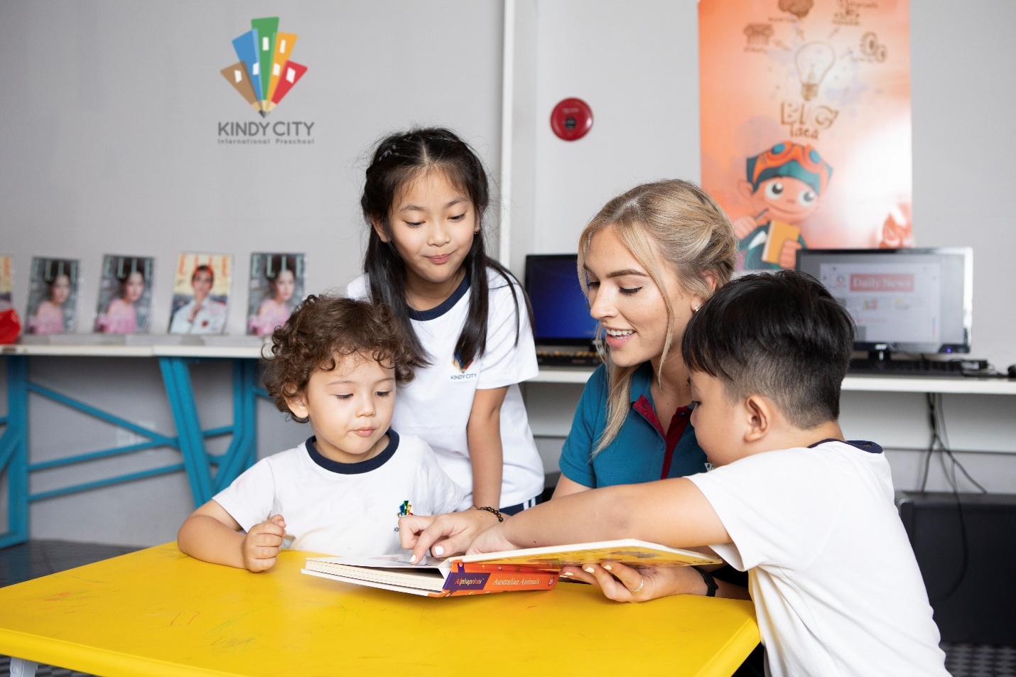 Hoc qua choi,  giao duc anh 4