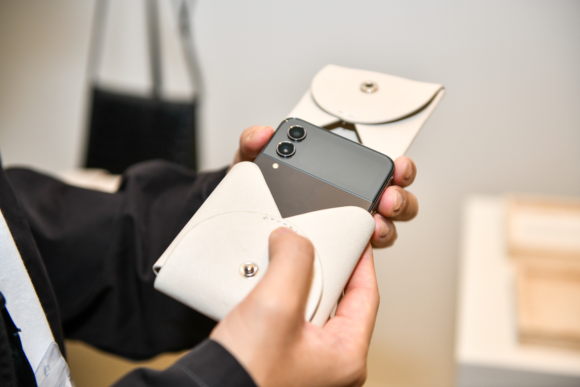 Lam Gia Khang va Samsung anh 3