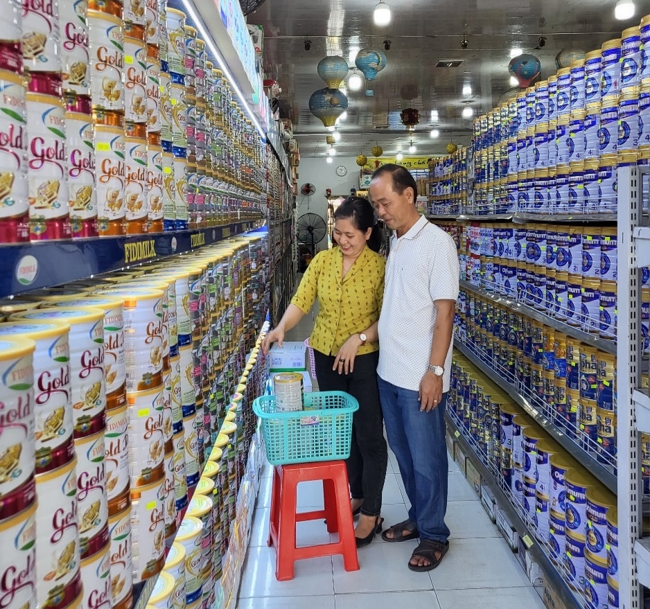 Cua hang tien ich,  Hoa Phu anh 2