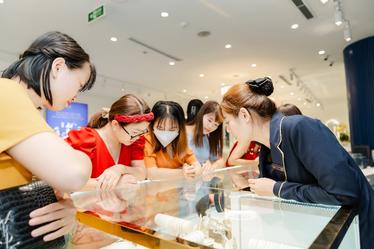 IJC khang dinh thuong hieu voi chuong trinh hoan tien 100% hinh anh