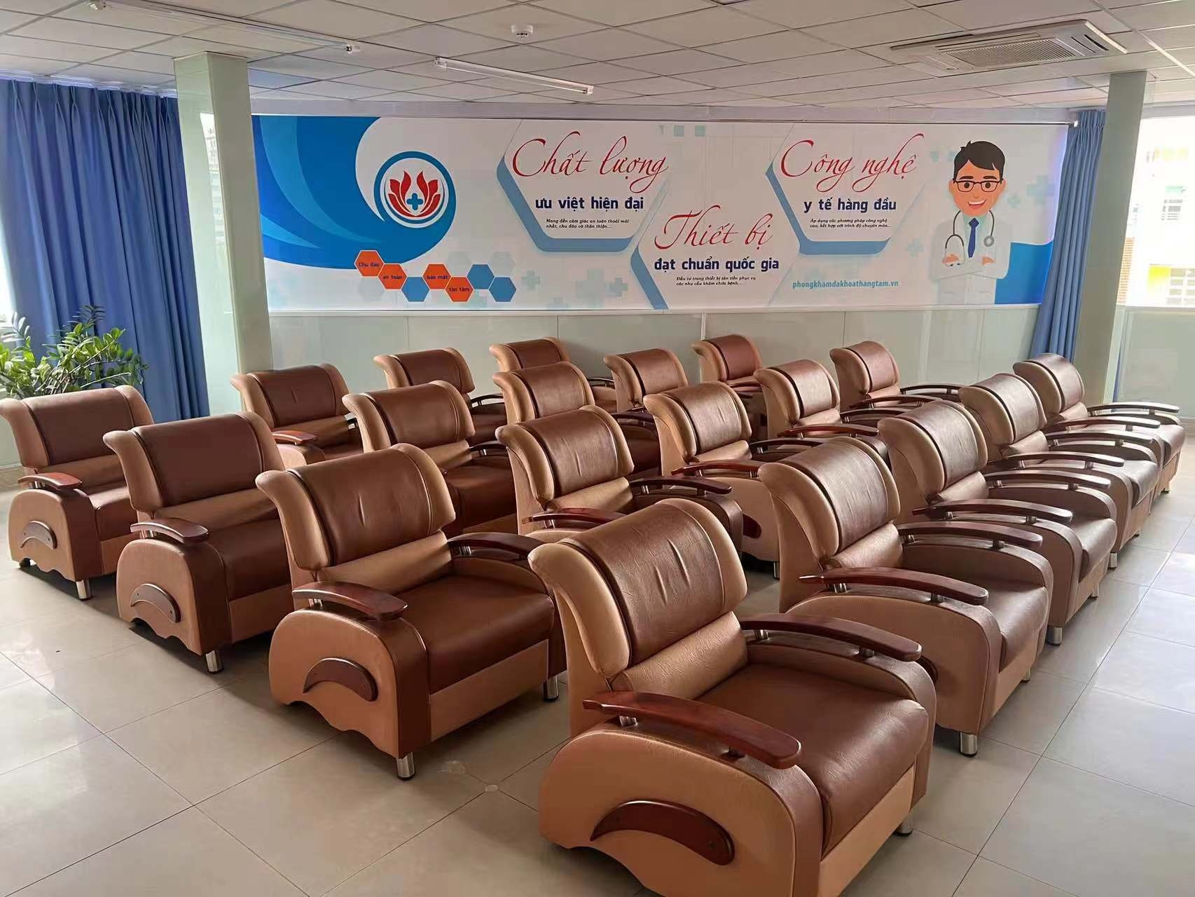 kham benh,  dieu tri benh anh 2