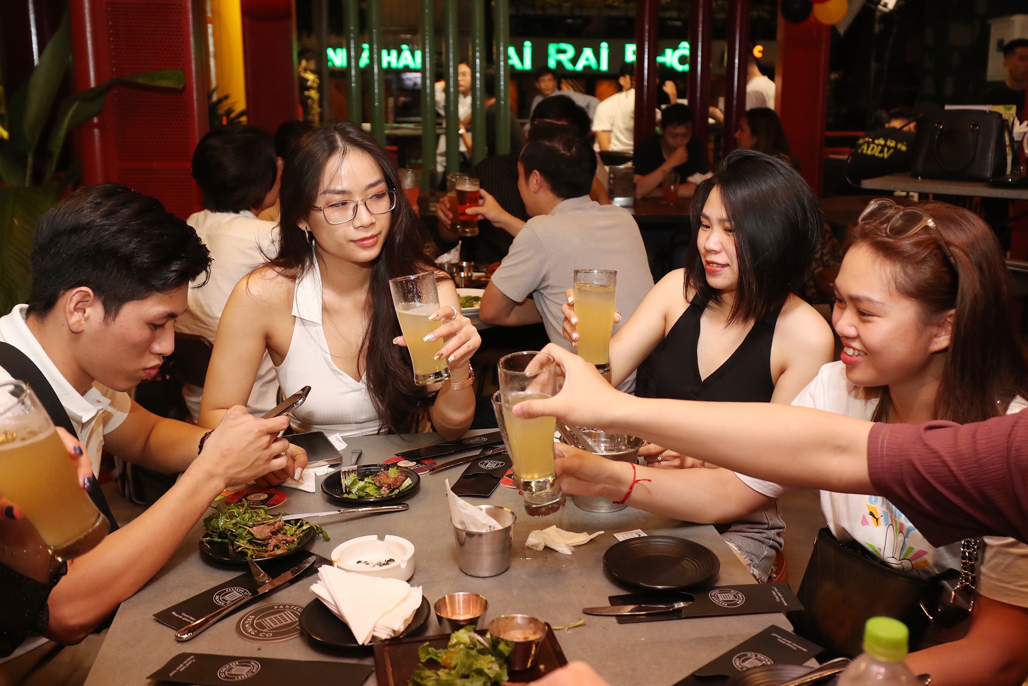 taproom,  thưởng bia ảnh 8 taproom,  thuong bia anh 8